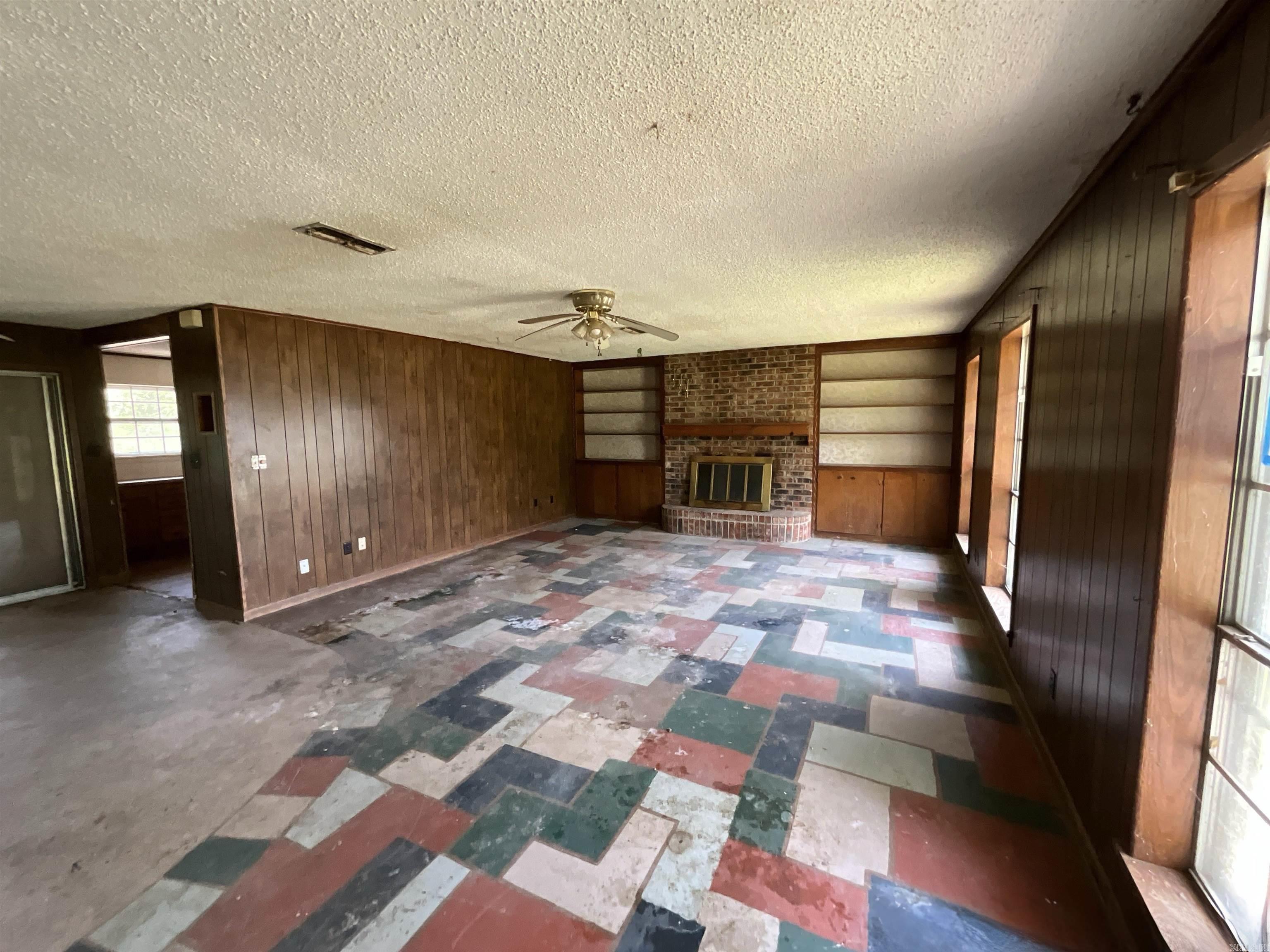 202 Quail St  Hooks, TX