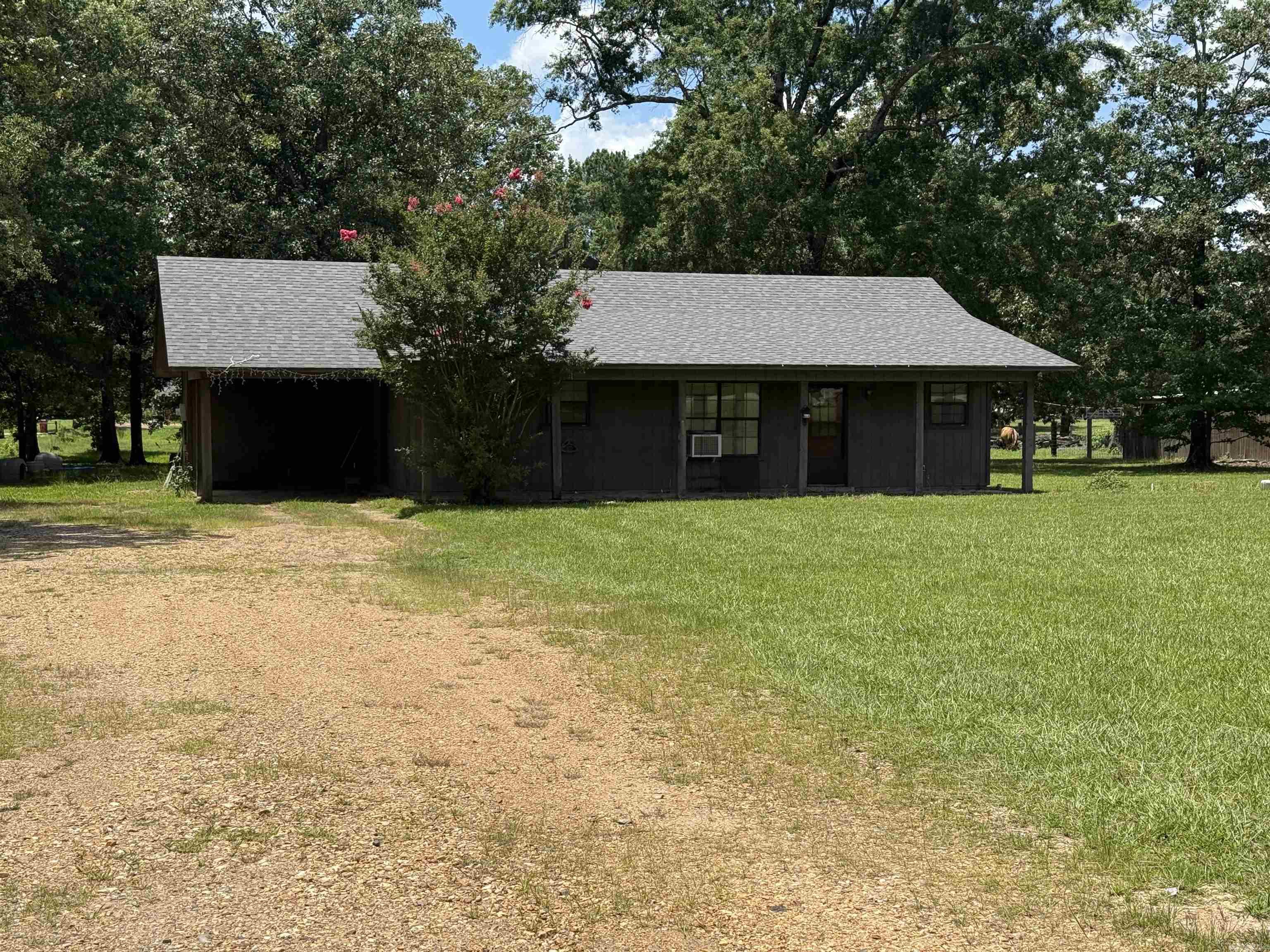 2339 N HWY 167  Hampton, AR