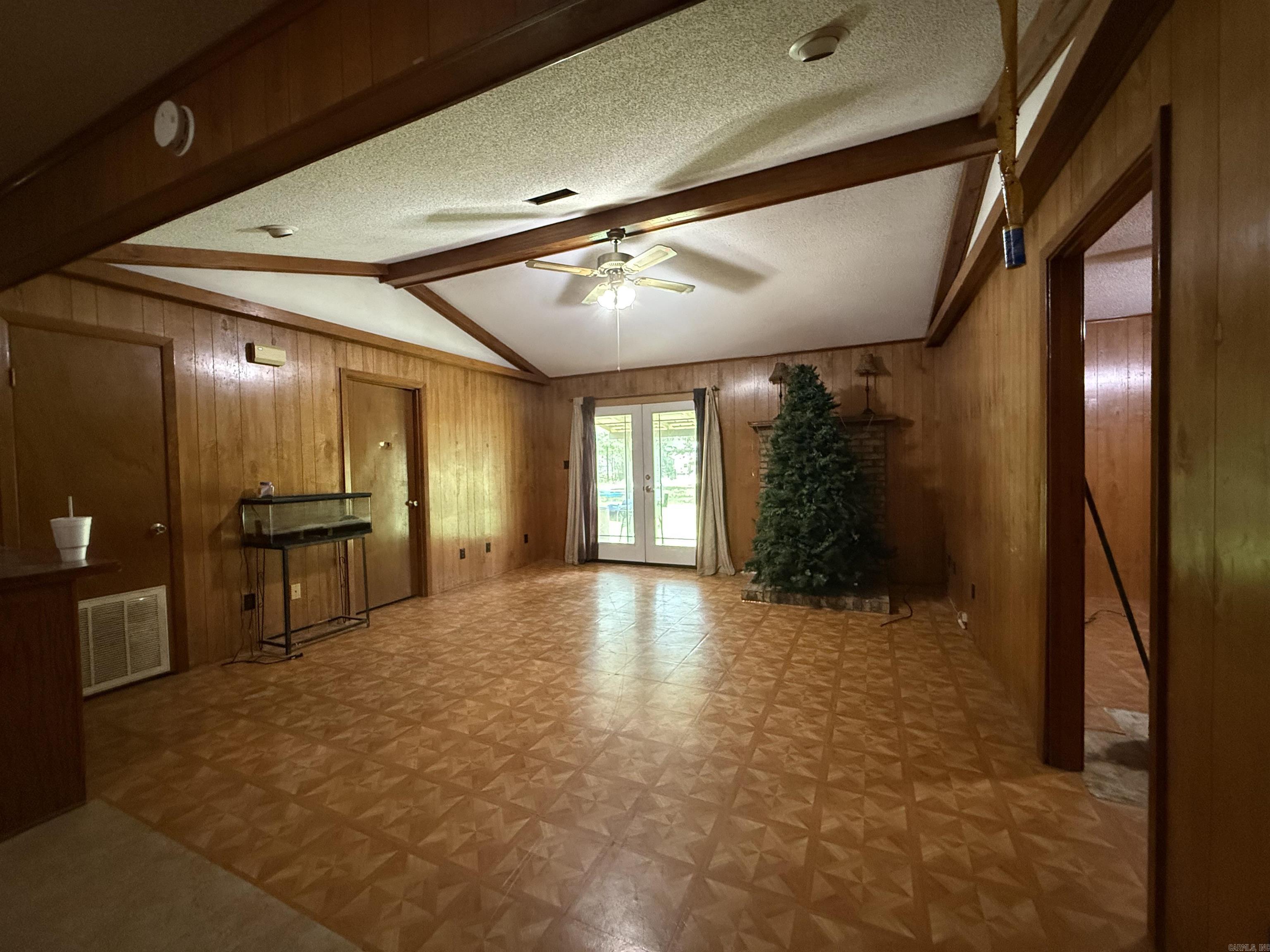 2339 N HWY 167  Hampton, AR