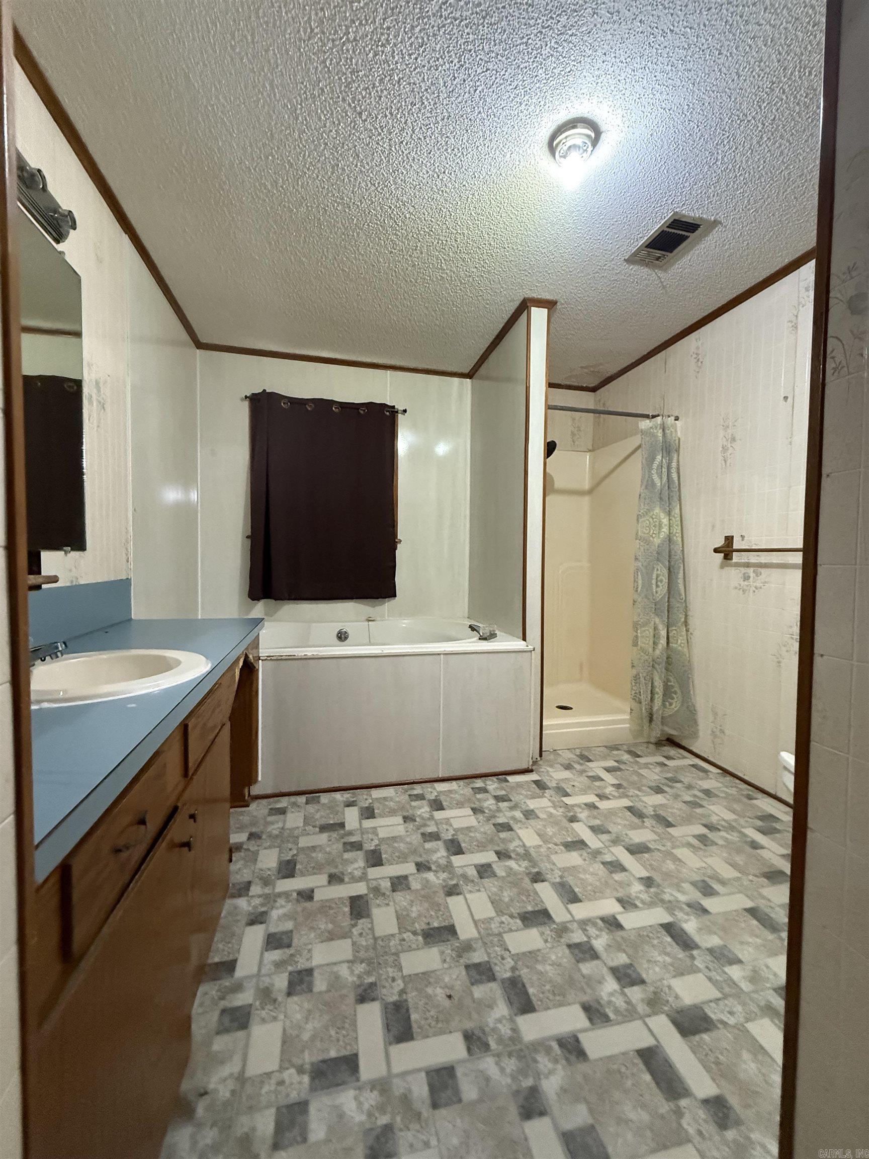 2339 N HWY 167  Hampton, AR