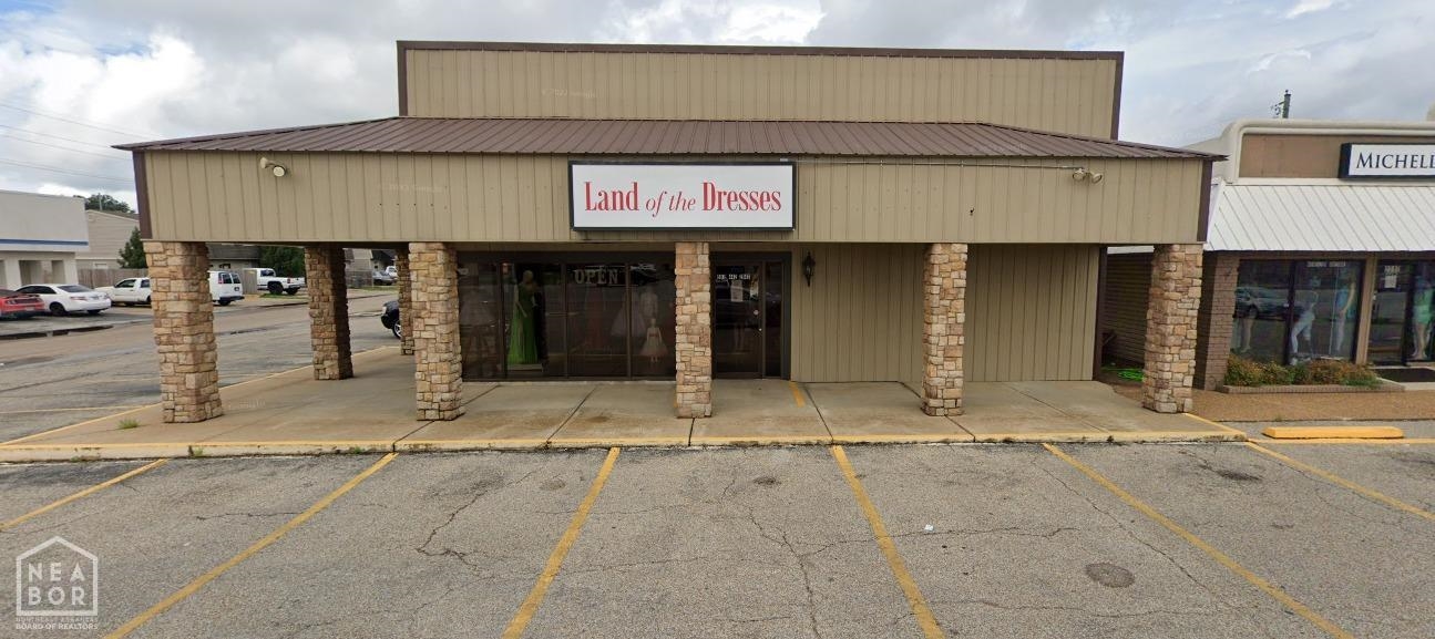 2727 S Caraway  Jonesboro, AR