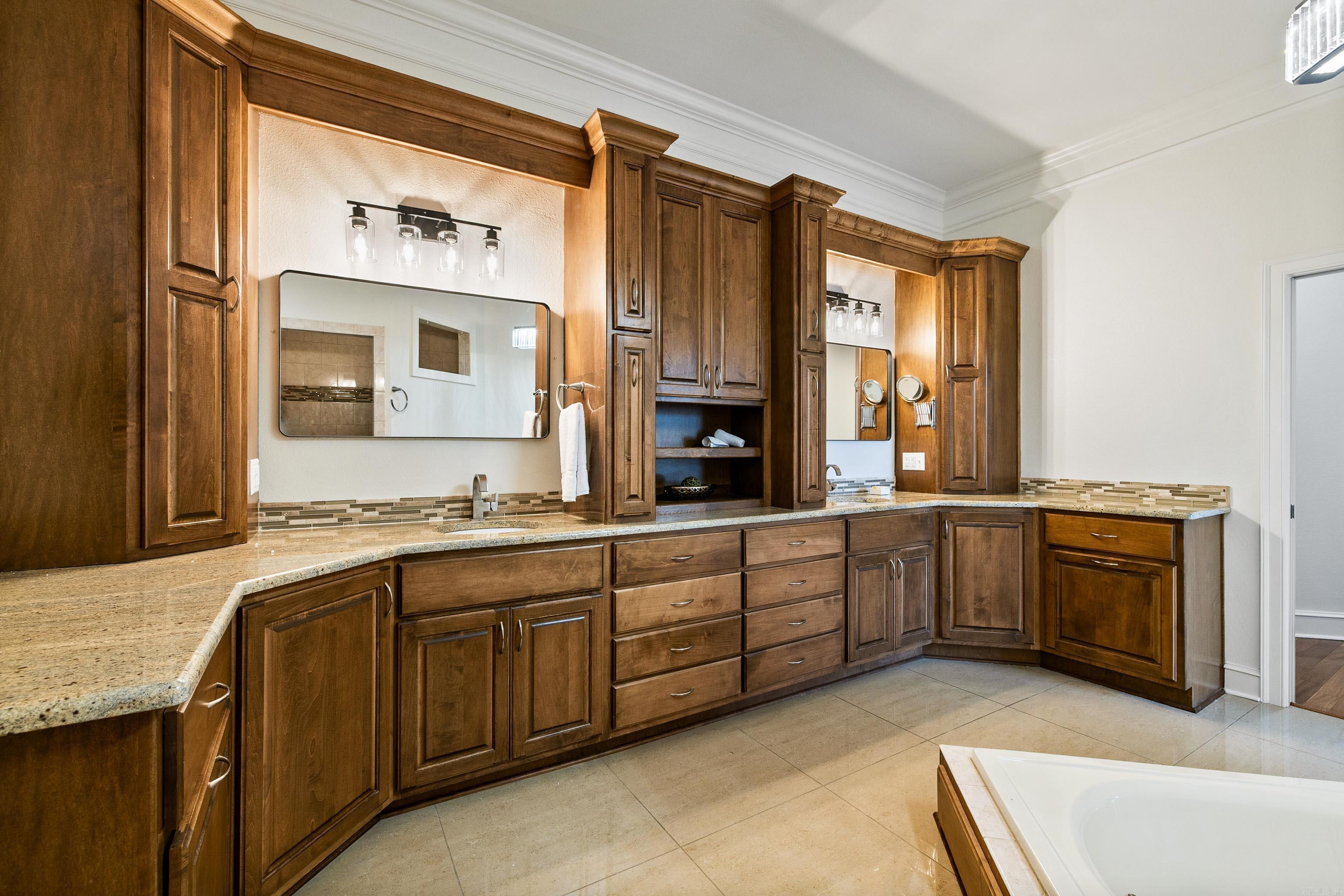 5918 Riviera  Benton, AR