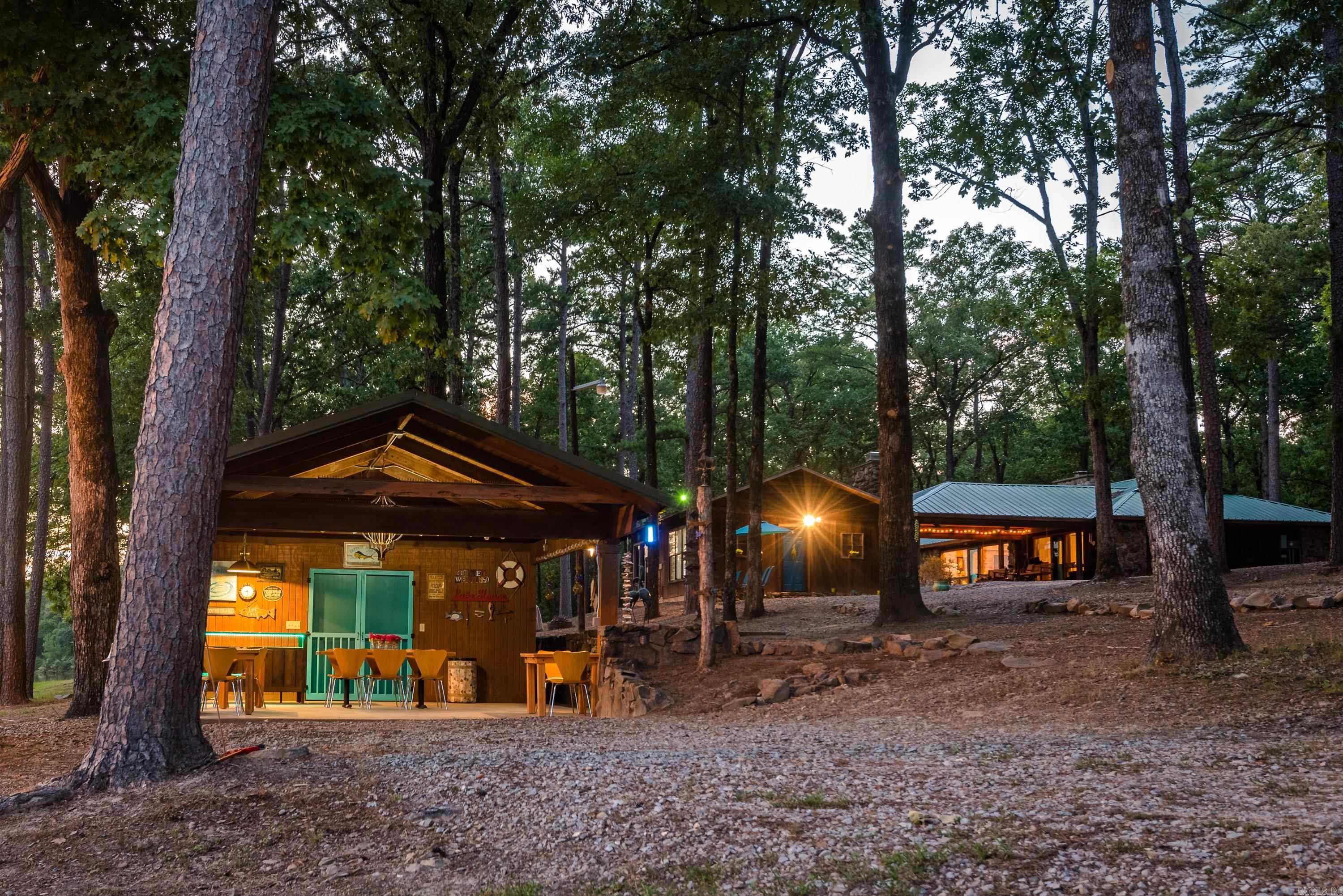 10 Henry  Perryville, AR