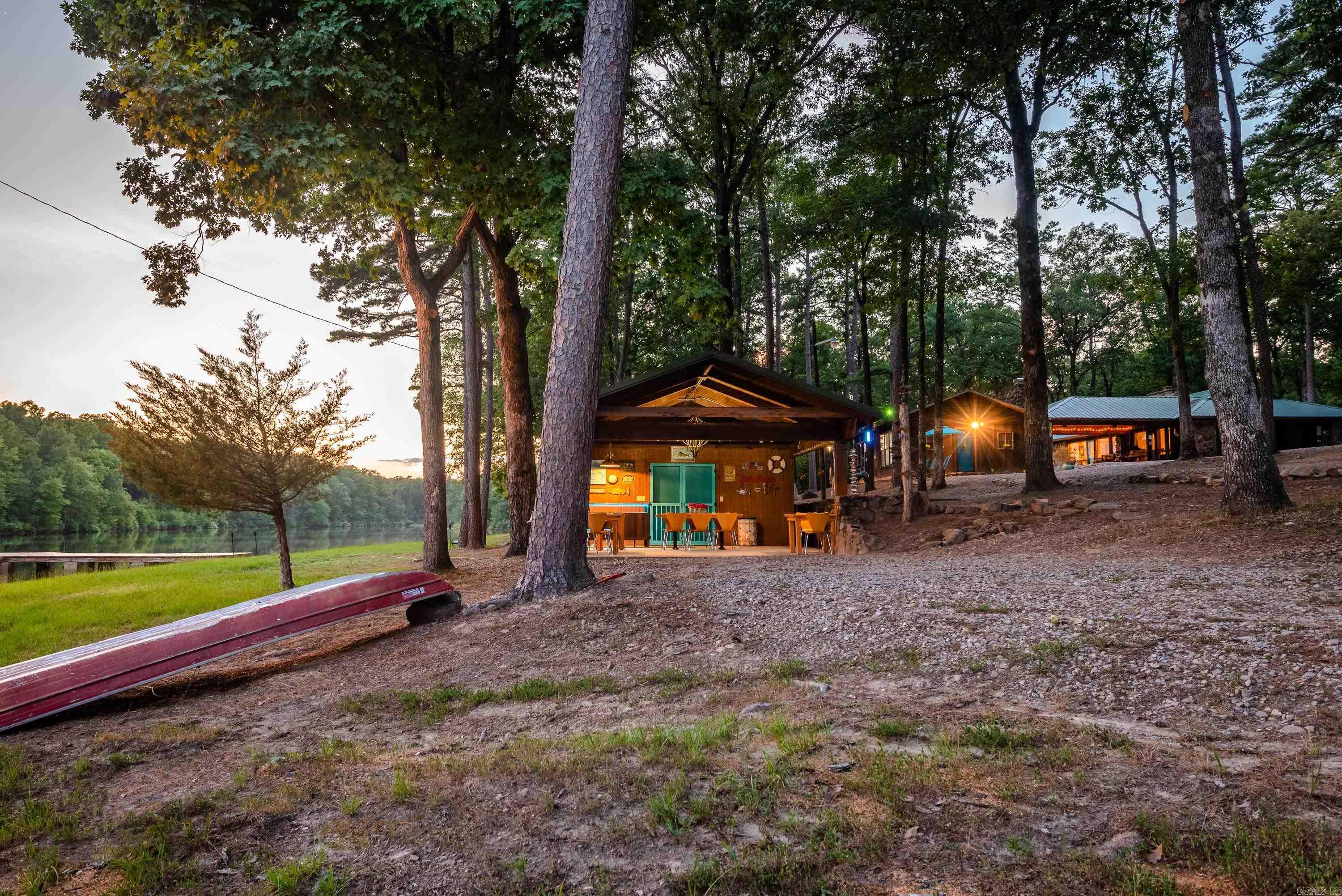 10 Henry  Perryville, AR