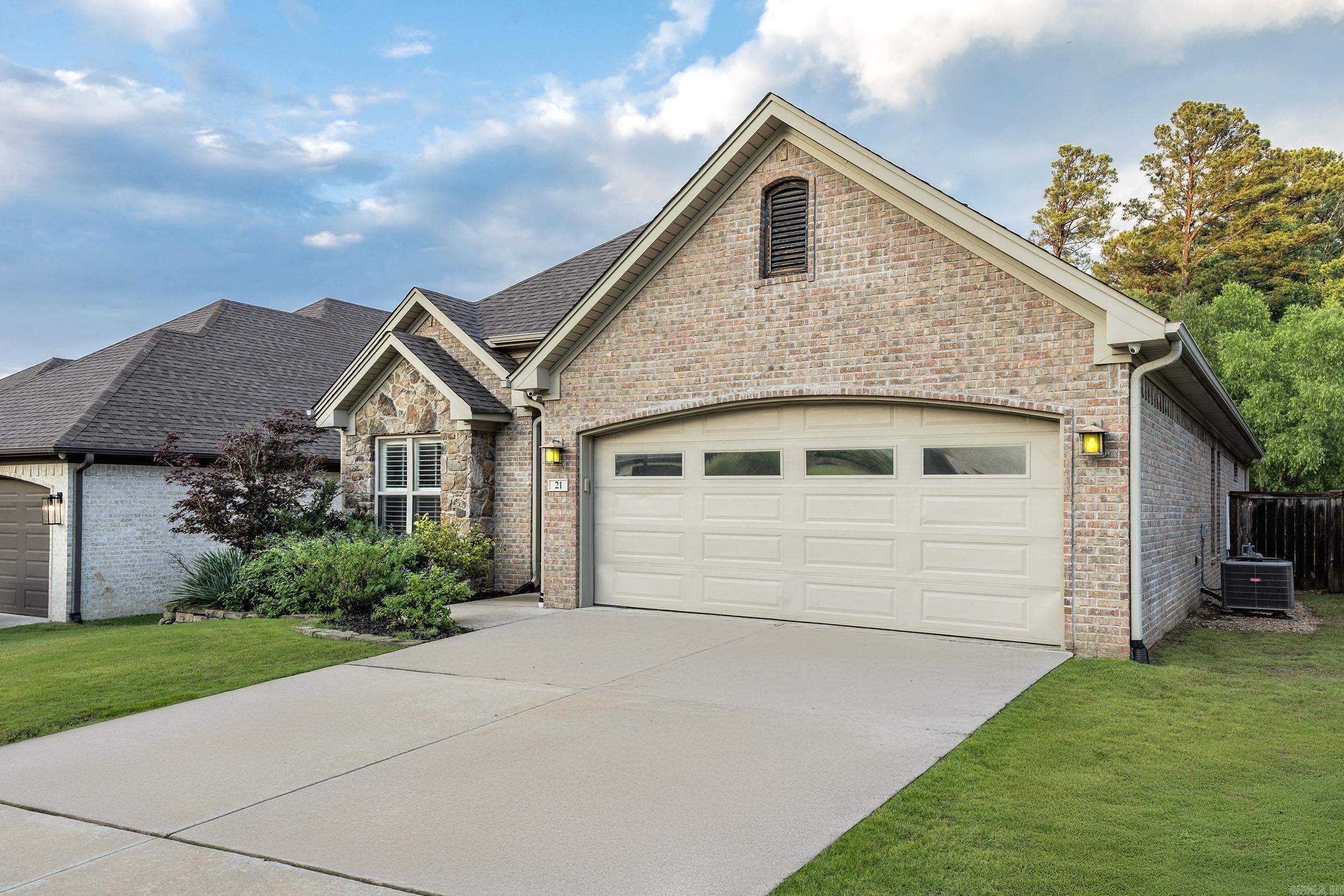 21 Piper Lane Little Rock, AR 72223
