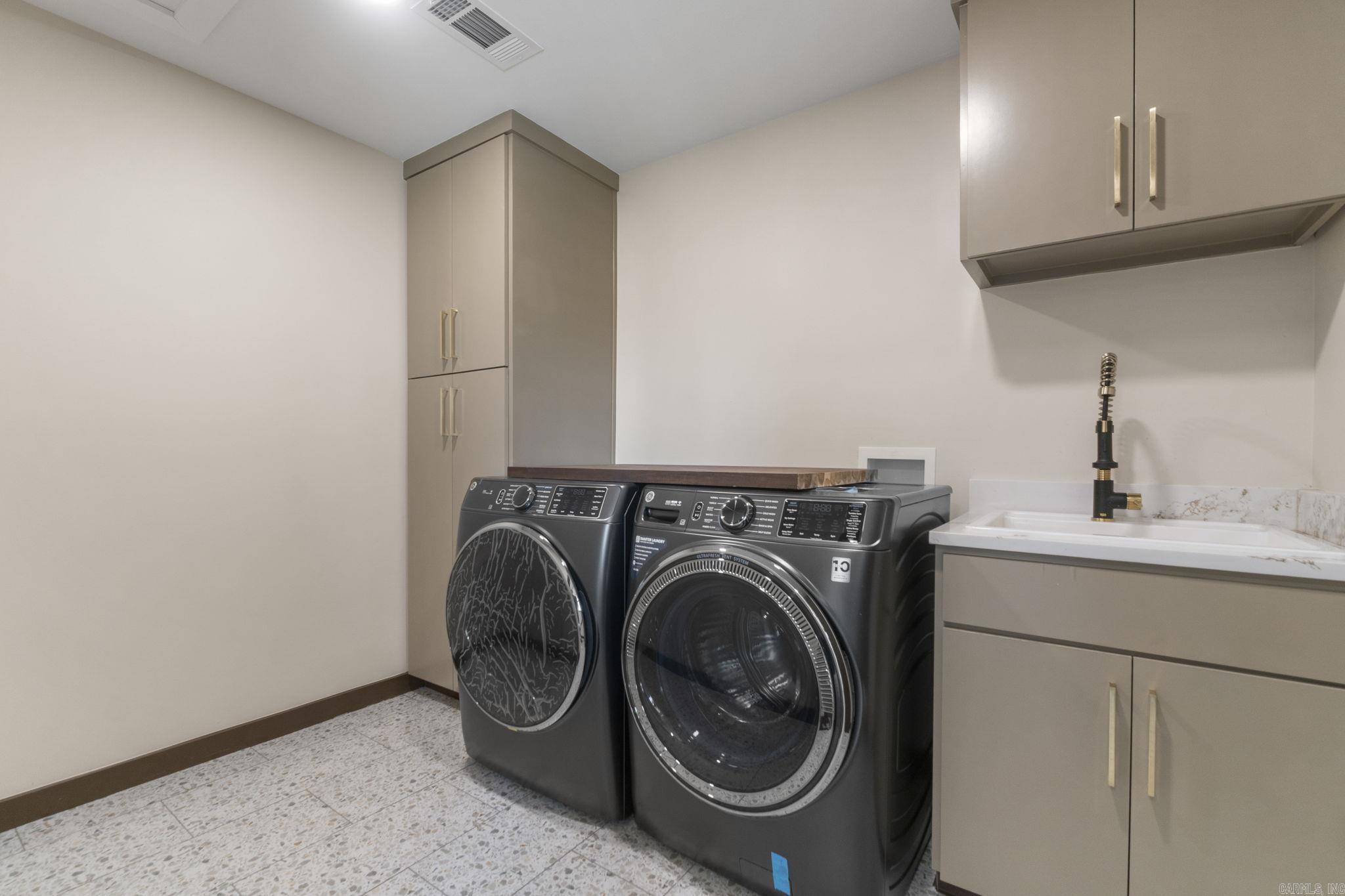 128 Dickson  Little Rock, AR