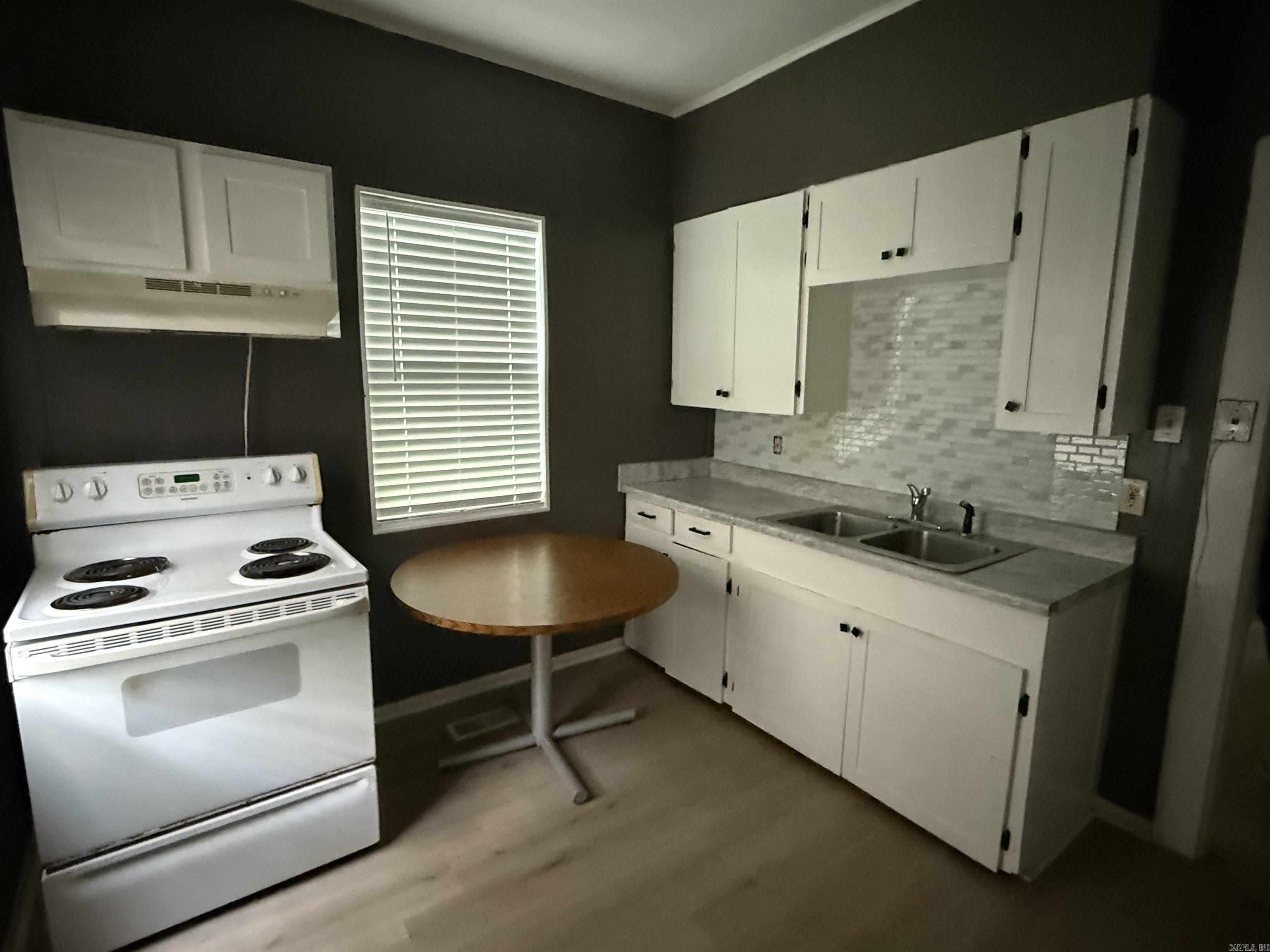 2417 Wolfe  Little Rock, AR