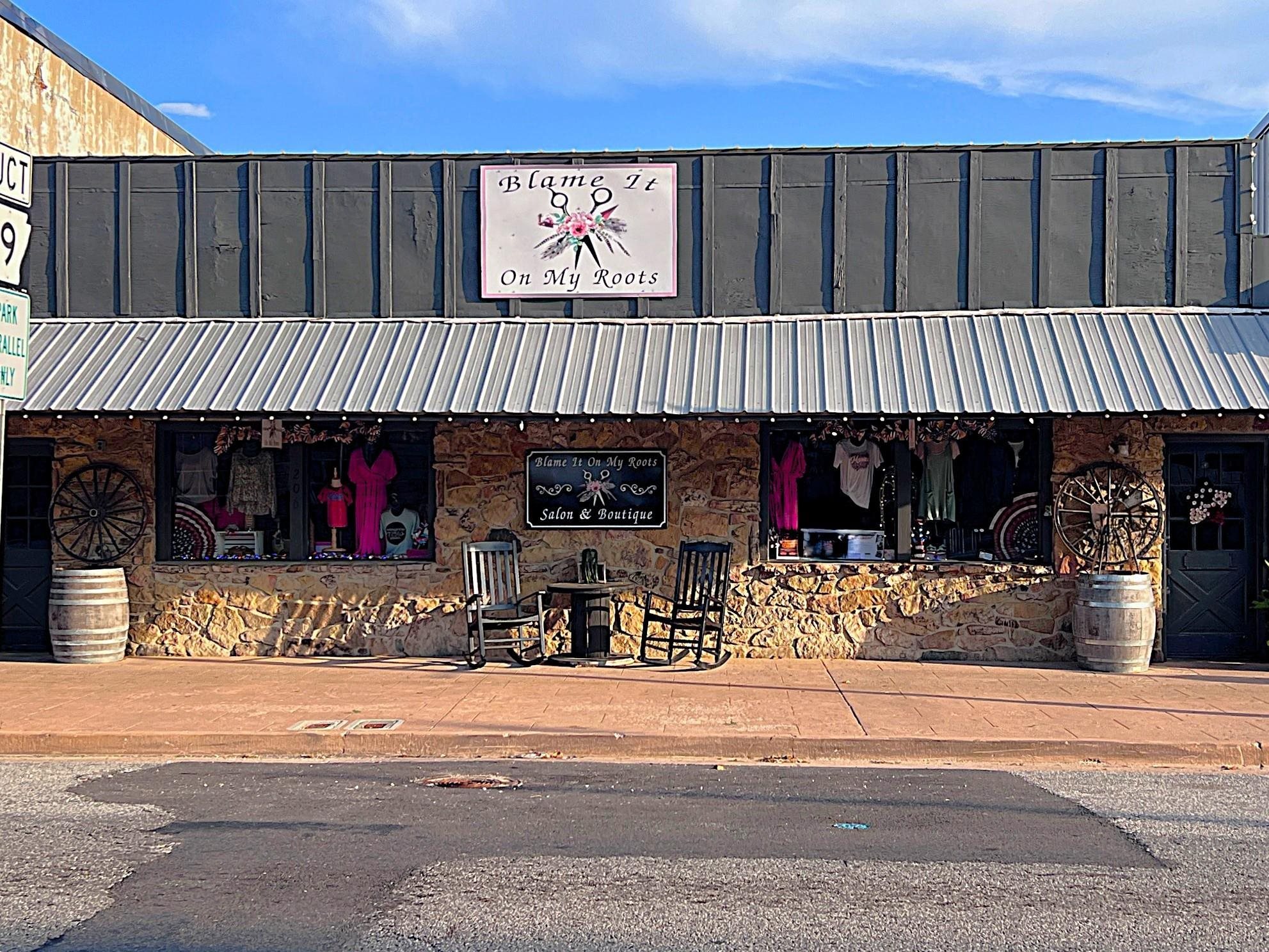 208 W Main  Mountain View, AR