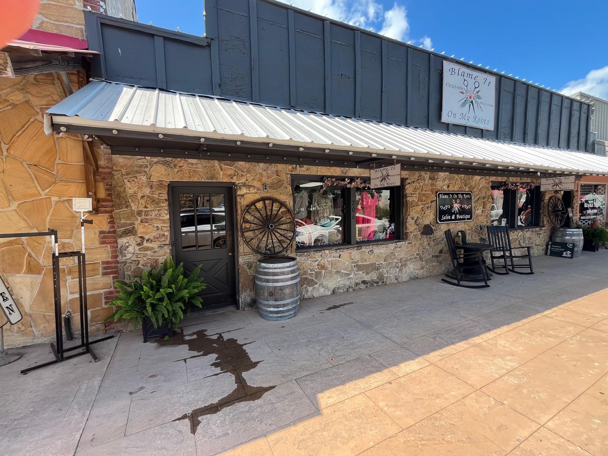 208 W Main  Mountain View, AR