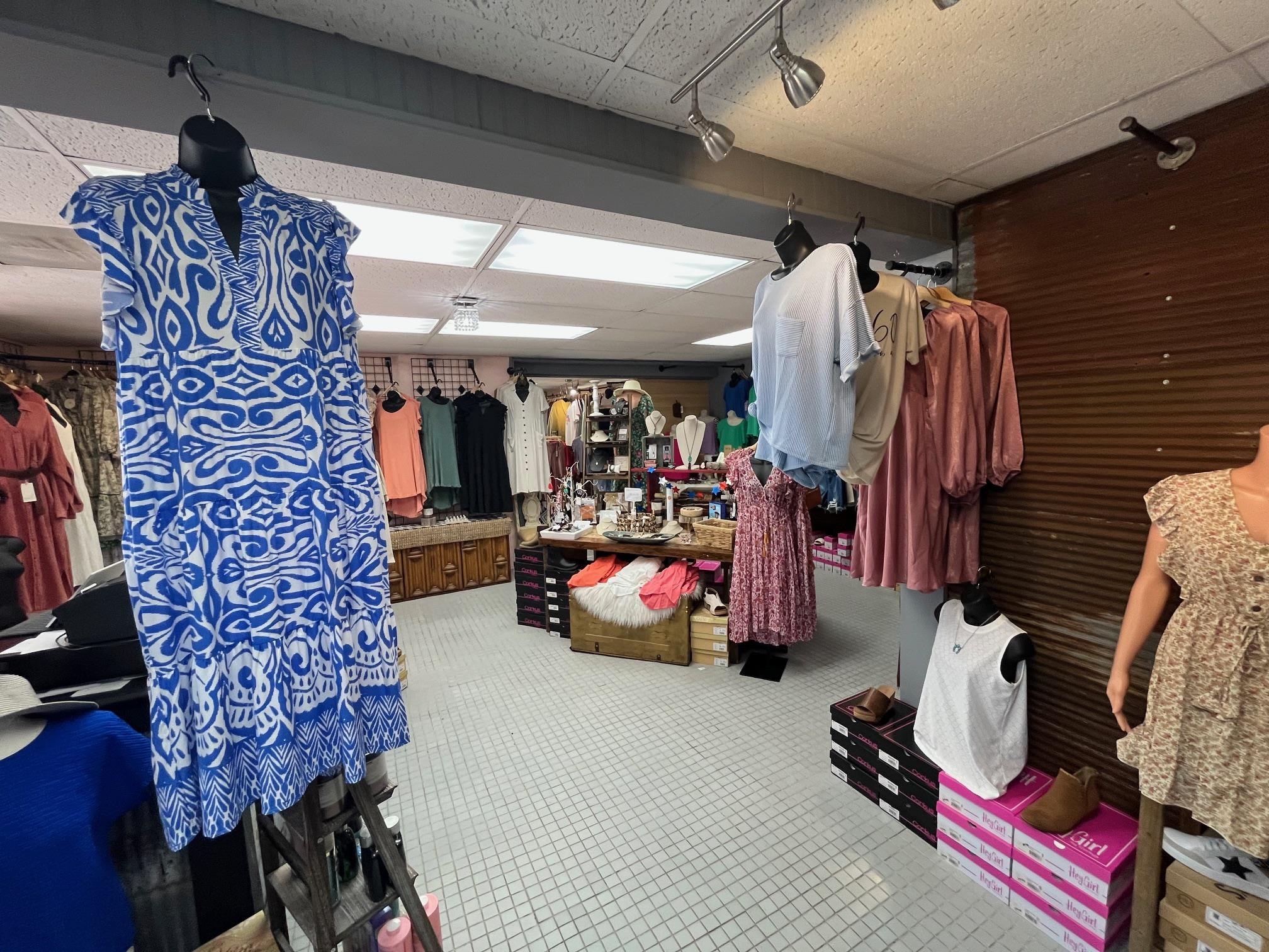 208 W Main  Mountain View, AR