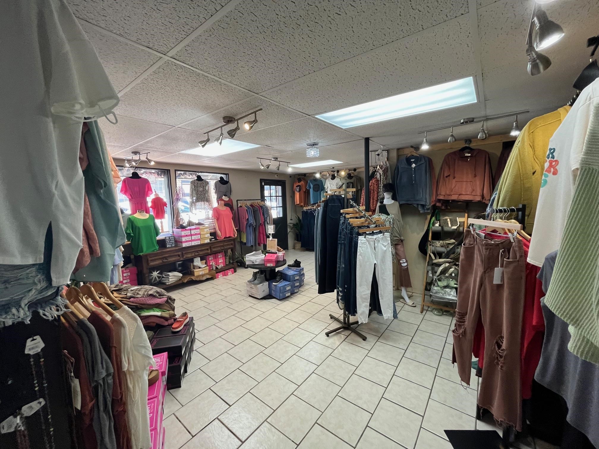 208 W Main  Mountain View, AR