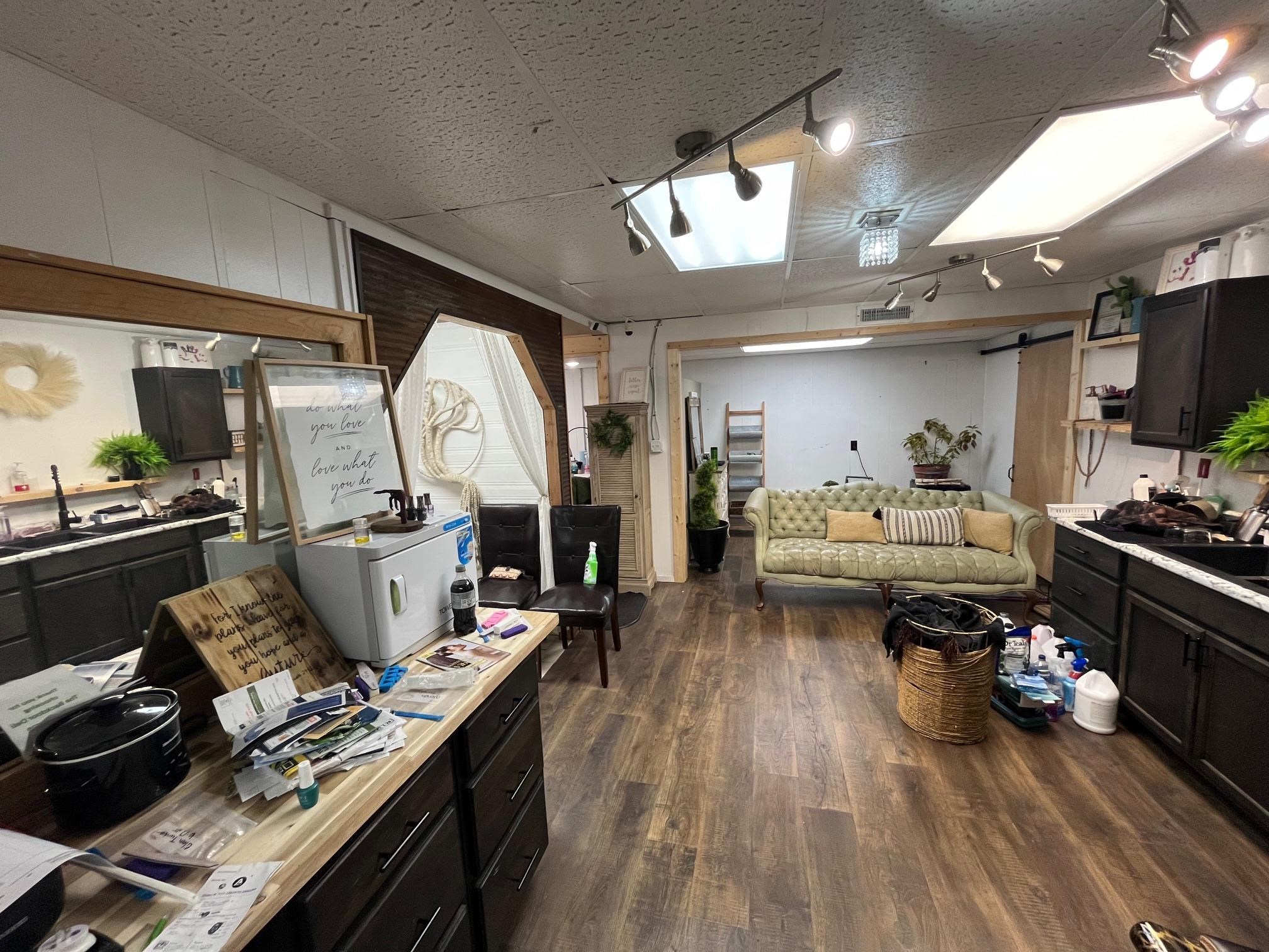 208 W Main  Mountain View, AR