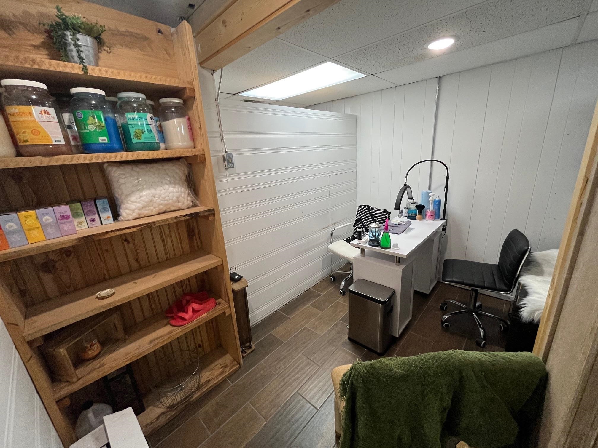 208 W Main  Mountain View, AR