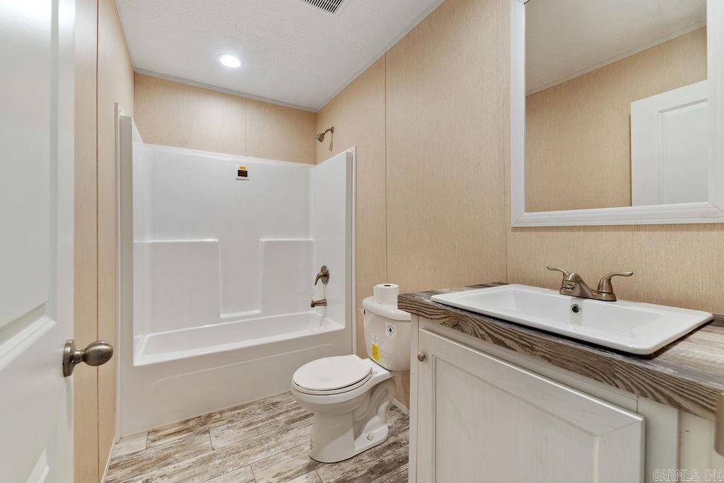 316 GAYES DRIVE  Clinton, AR