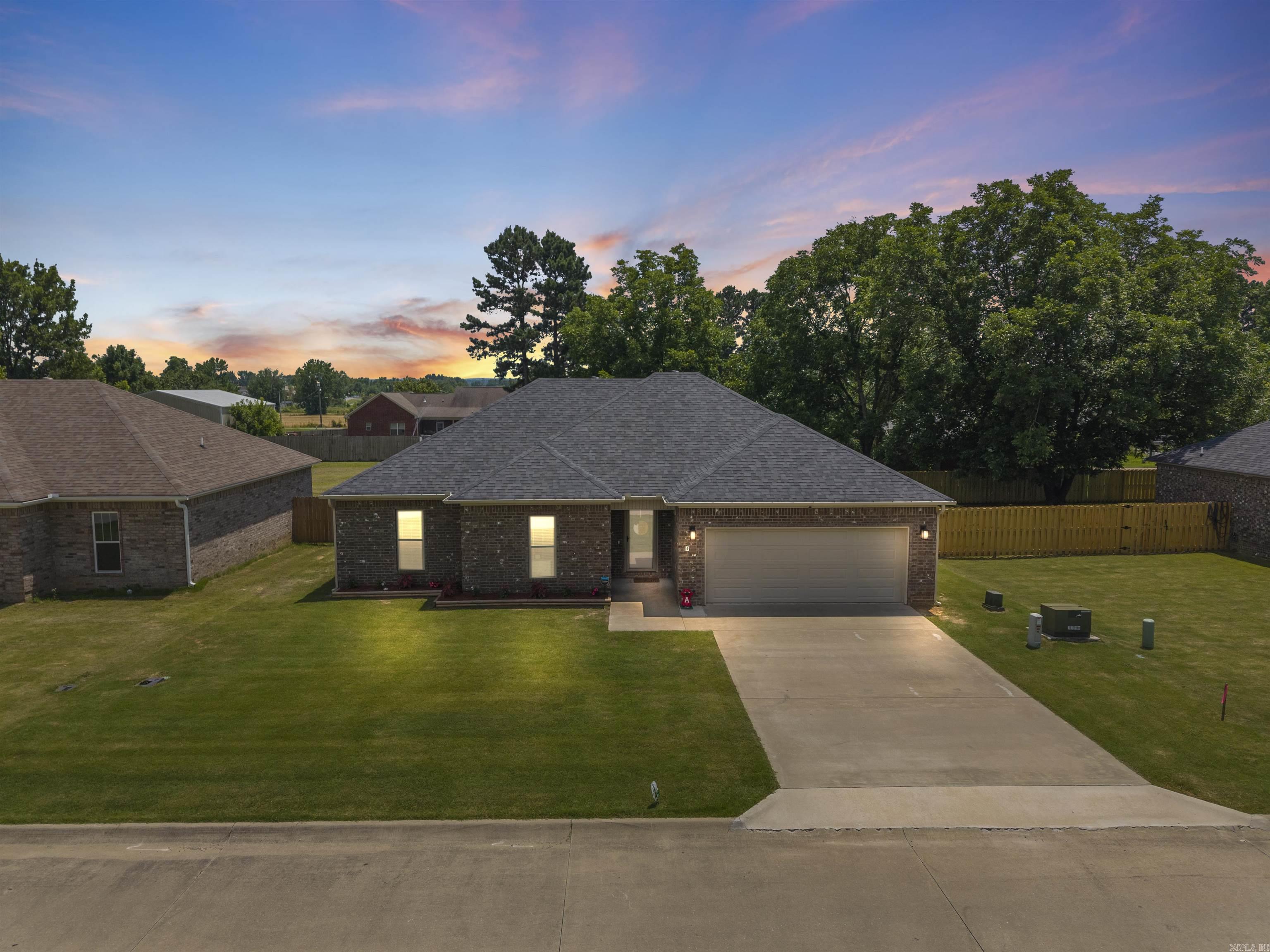 4 green timber way  Vilonia, AR