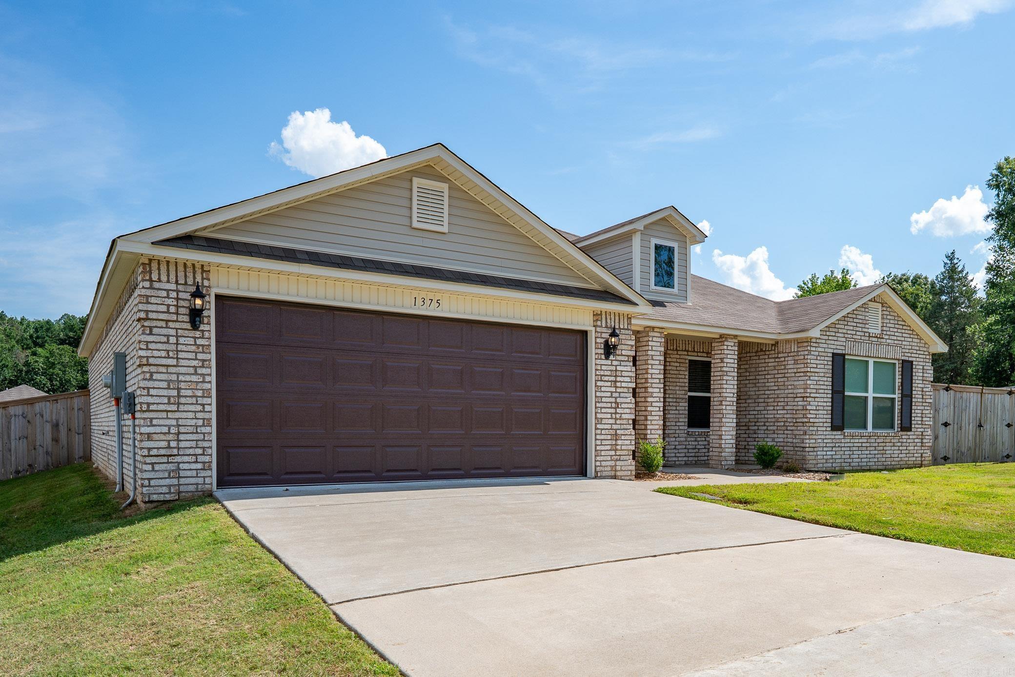 1375 LaCroix  Conway, AR