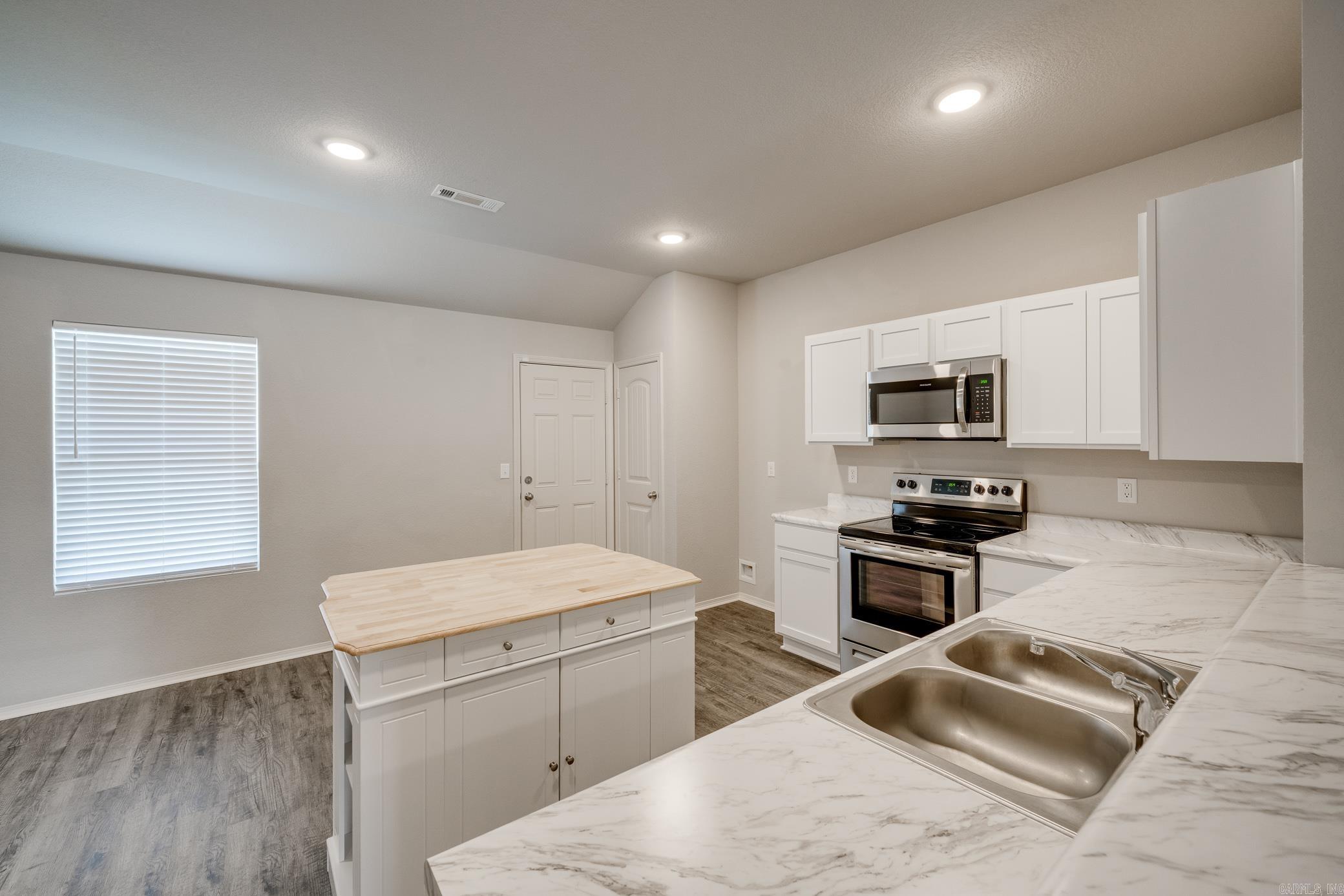 1375 LaCroix  Conway, AR