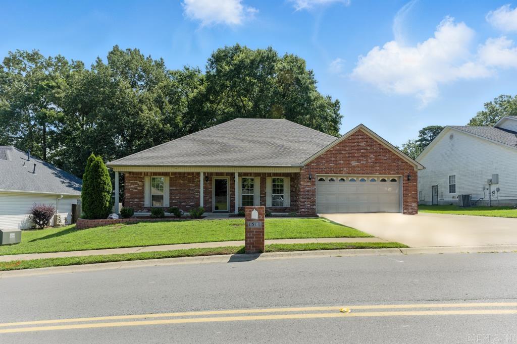 1518 Nantucket Dr.  Benton, AR