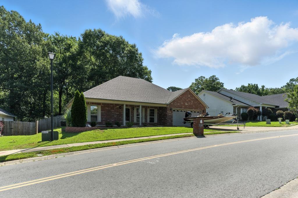 1518 Nantucket Dr.  Benton, AR