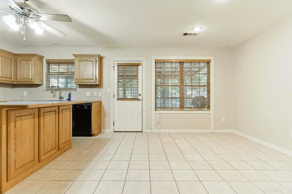 1518 Nantucket Dr.  Benton, AR