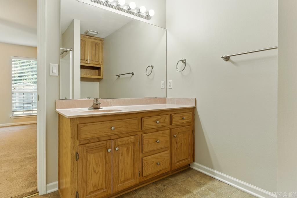 1518 Nantucket Dr.  Benton, AR