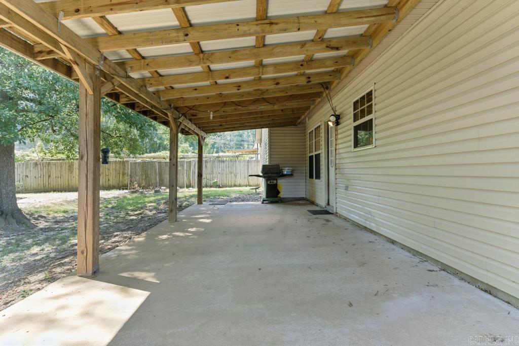 1518 Nantucket Dr.  Benton, AR
