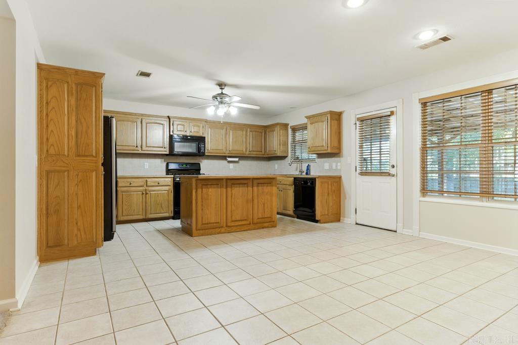 1518 Nantucket Dr.  Benton, AR