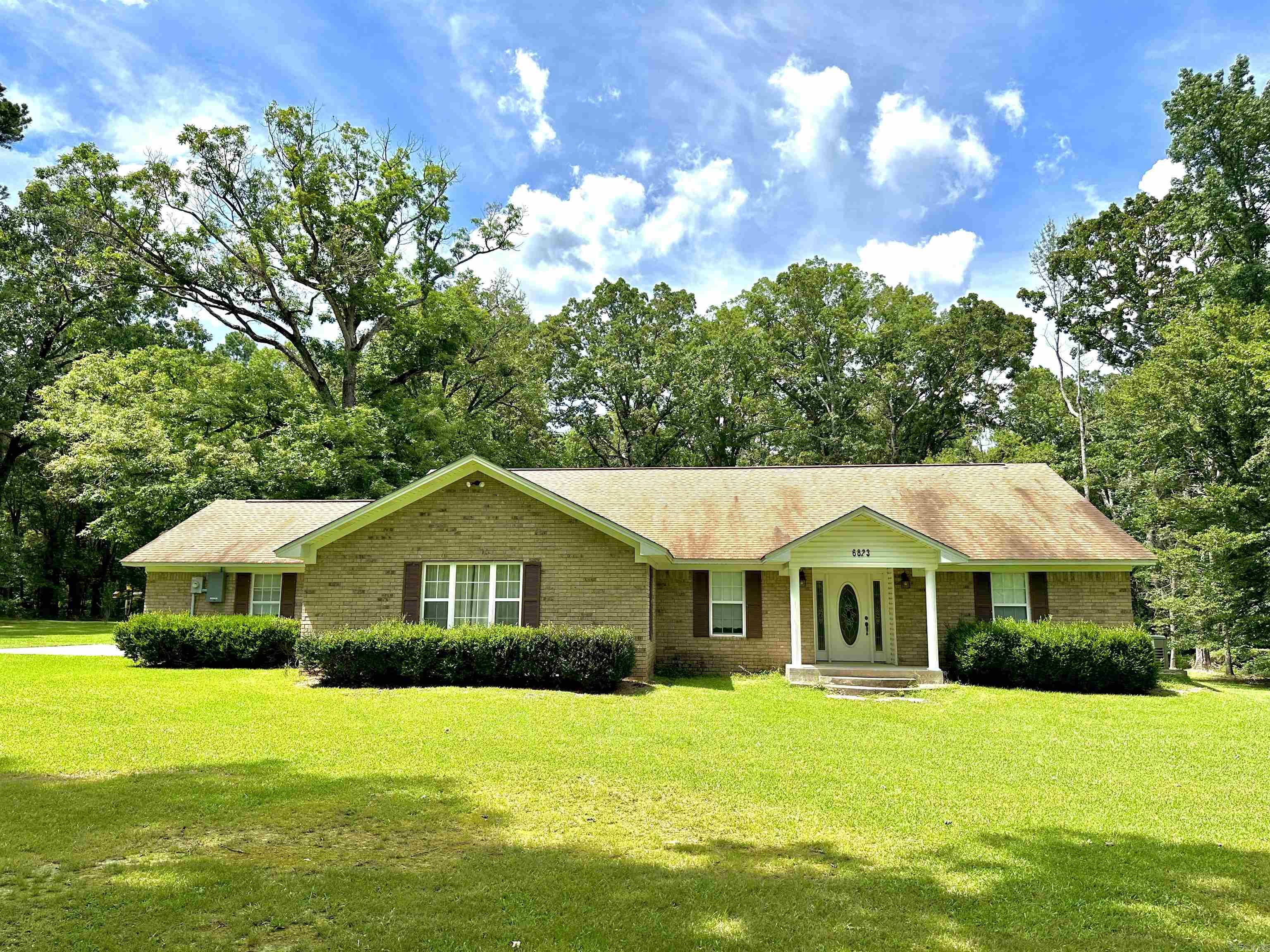 6823 Nevins  Pine Bluff, AR