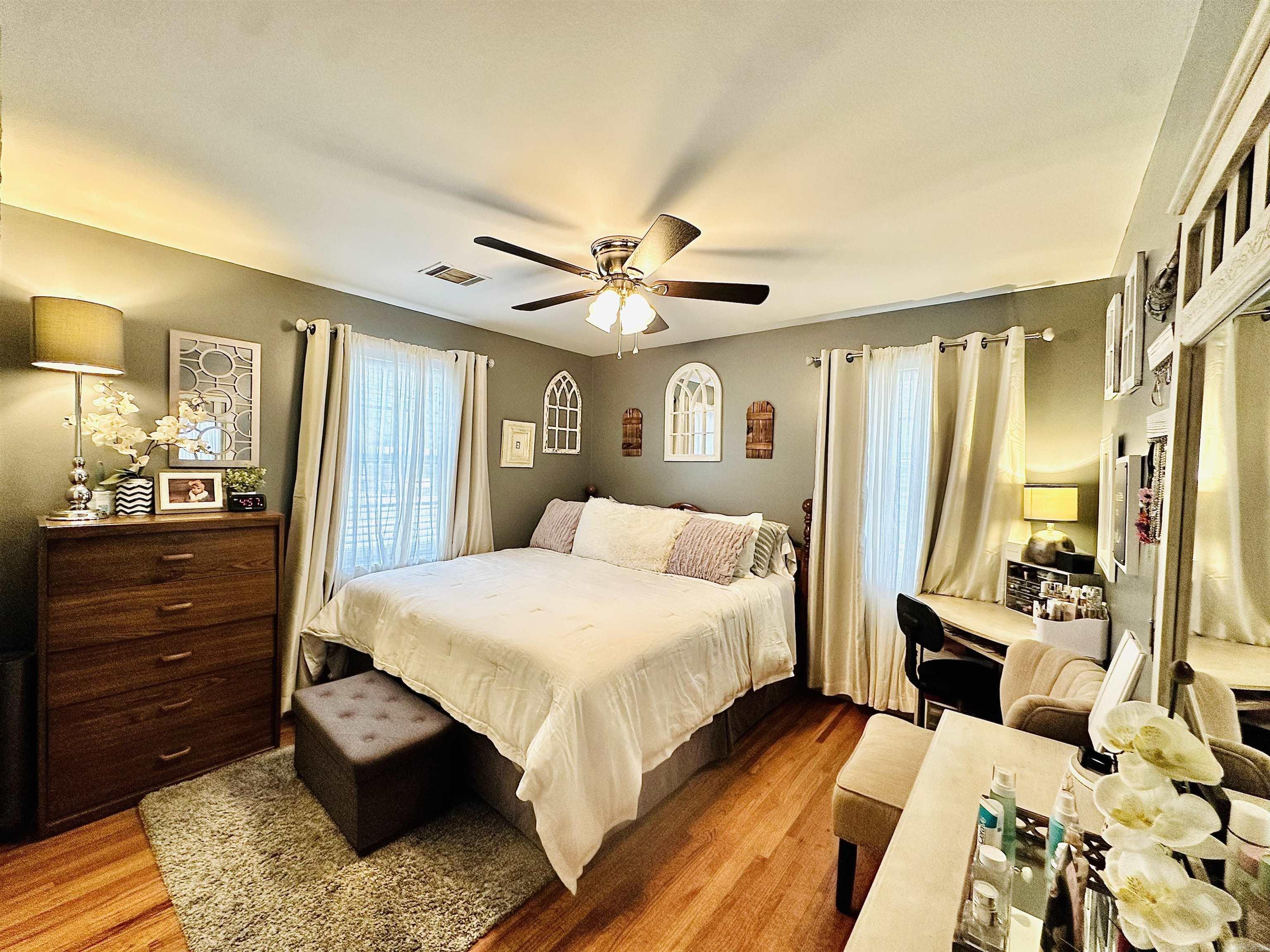 1912 W Arch  Searcy, AR