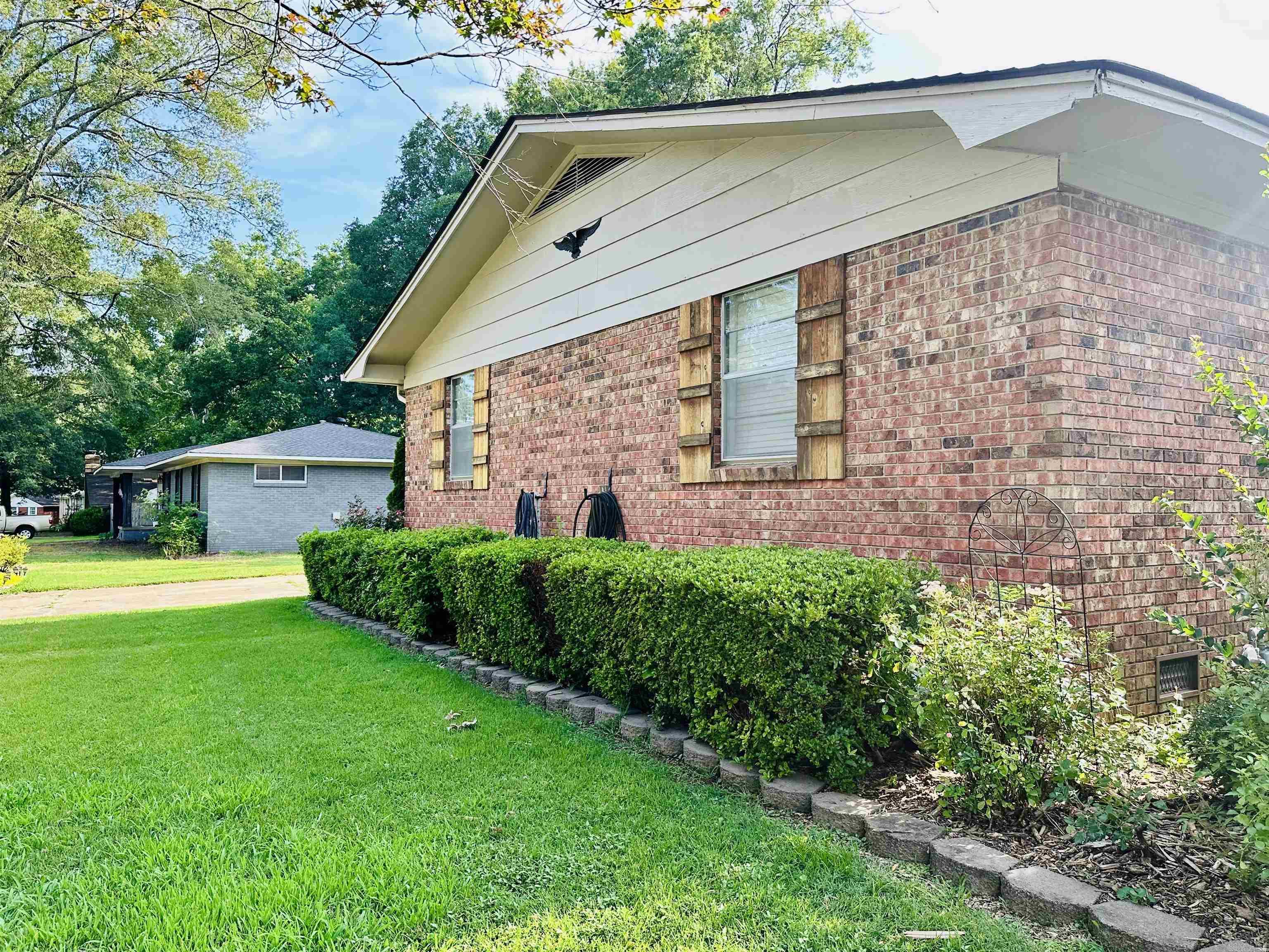 1912 W Arch  Searcy, AR