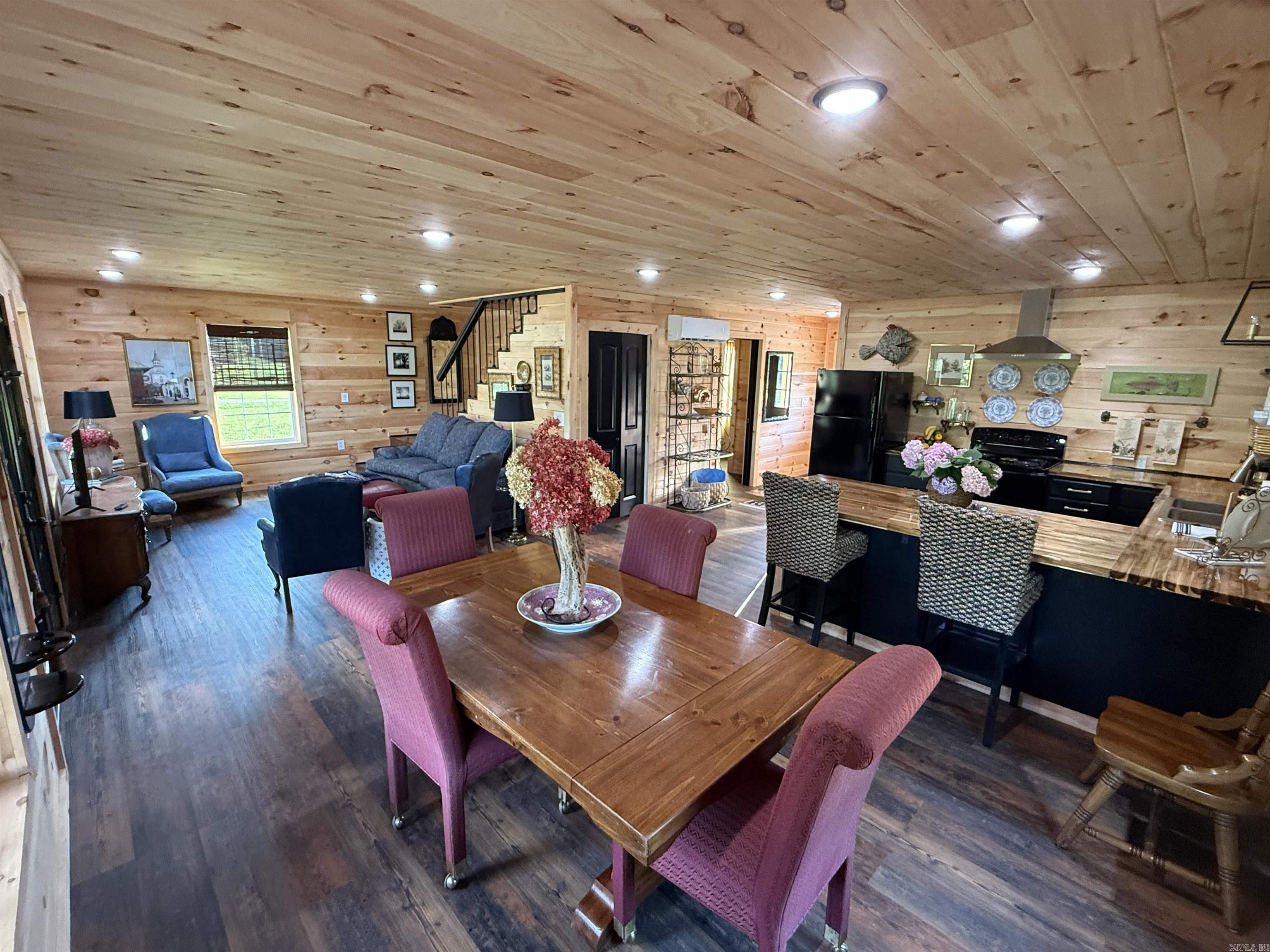 75 E Schoolhouse Hollow Road  Guion, AR