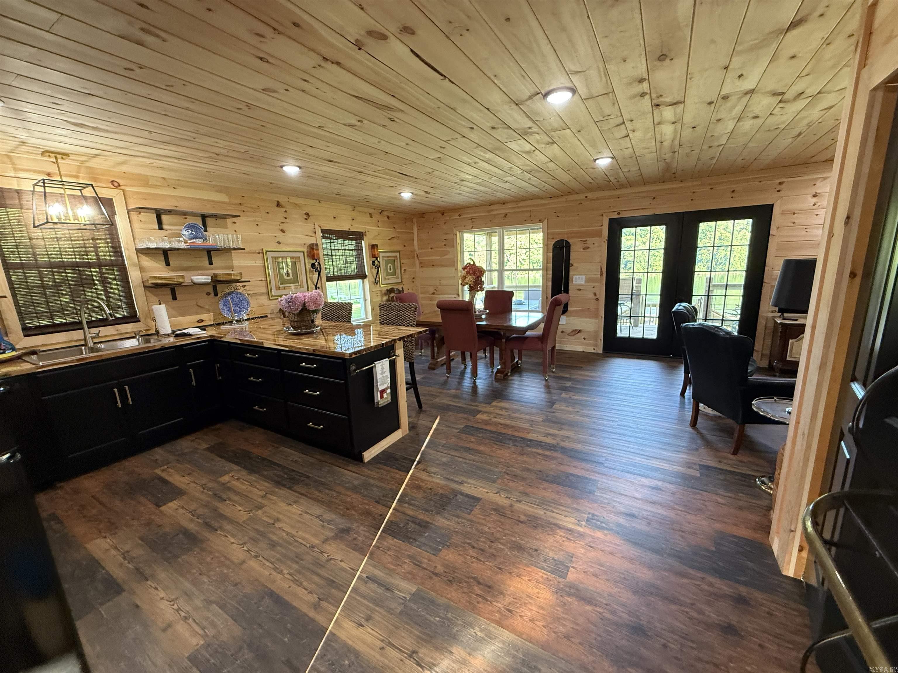 75 E Schoolhouse Hollow Road  Guion, AR