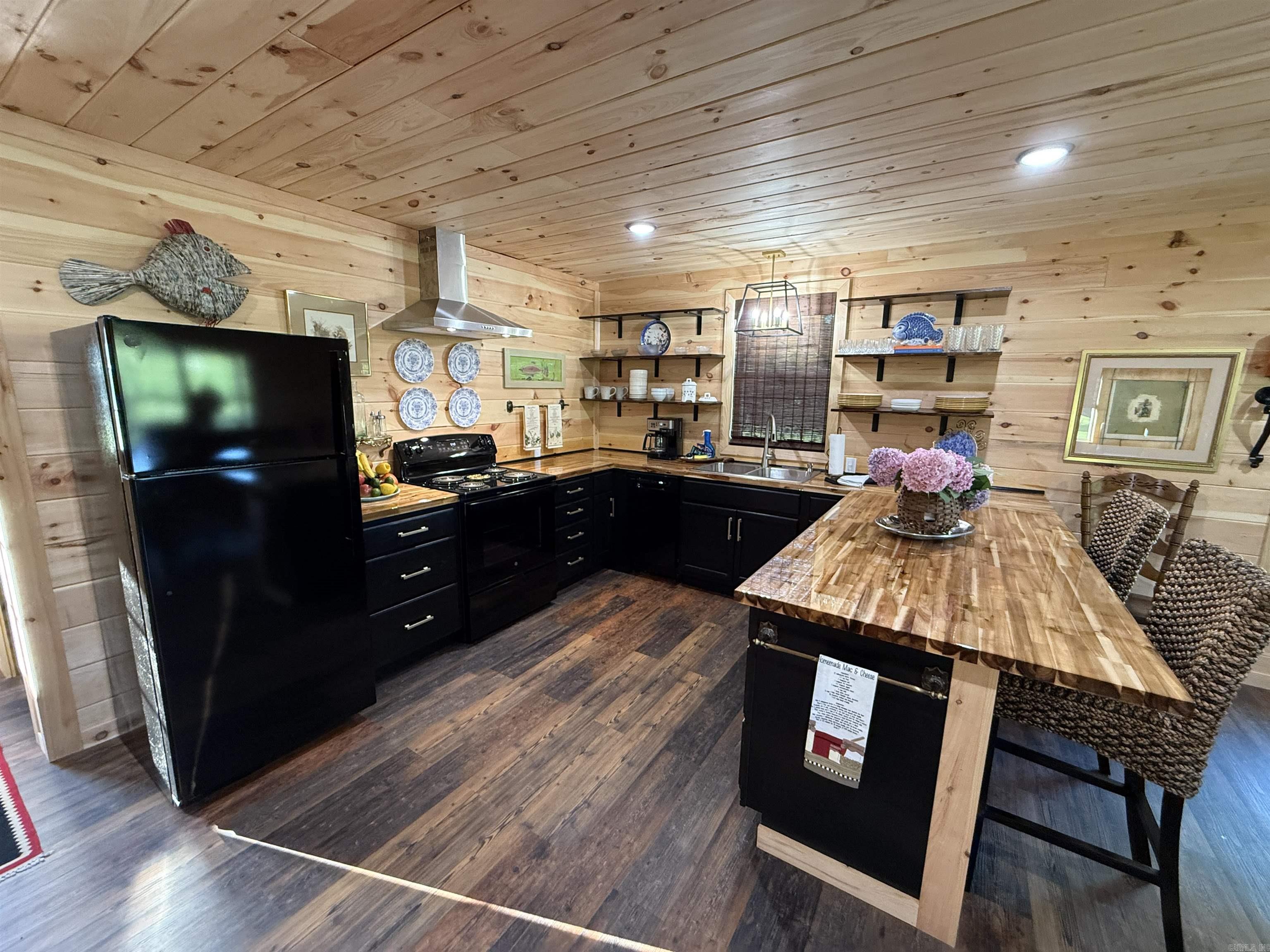 75 E Schoolhouse Hollow Road  Guion, AR