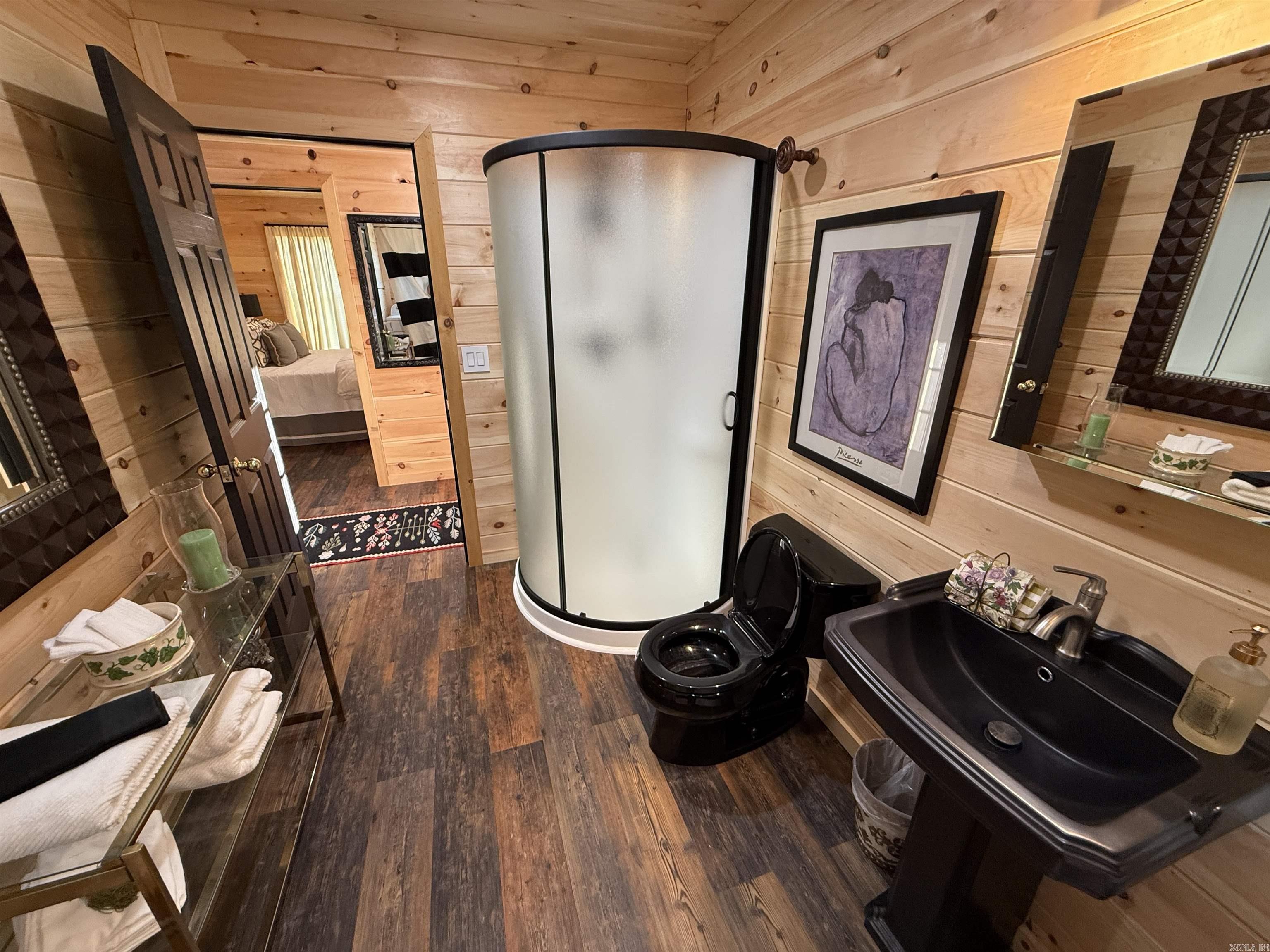 75 E Schoolhouse Hollow Road  Guion, AR