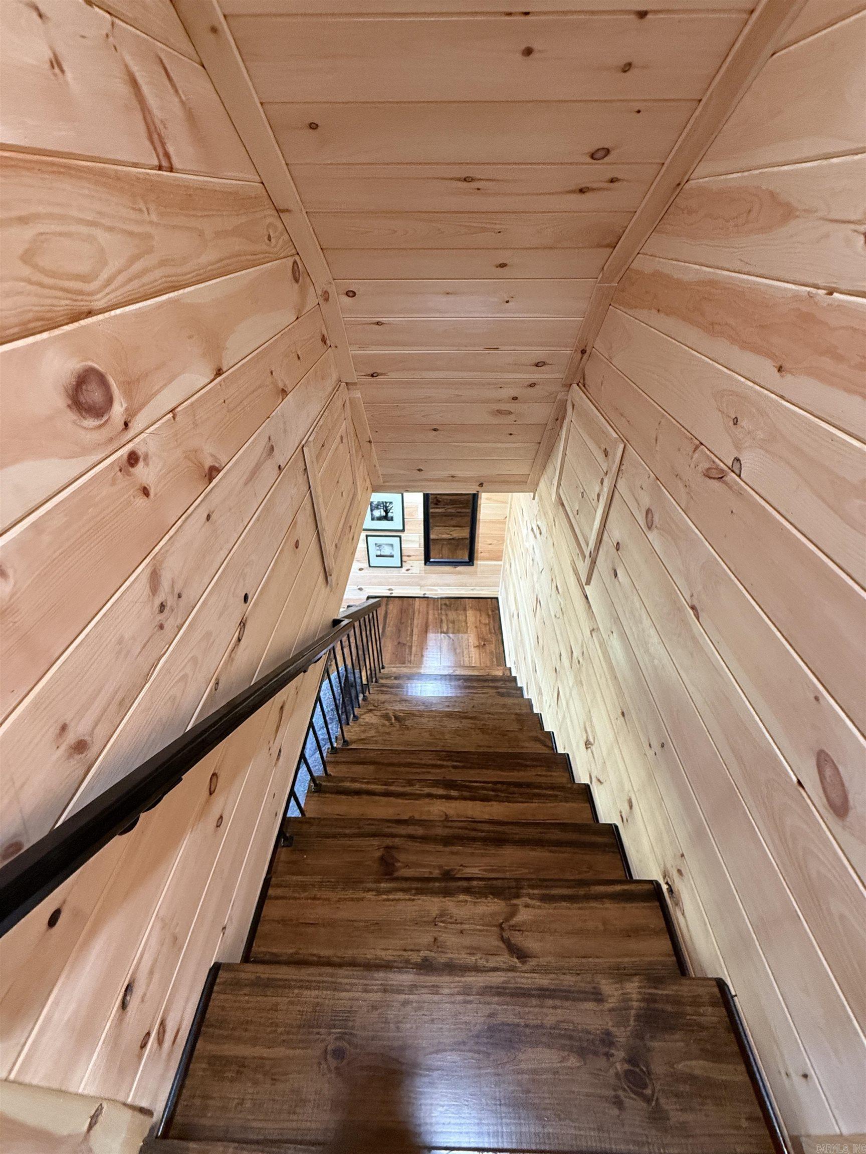75 E Schoolhouse Hollow Road  Guion, AR