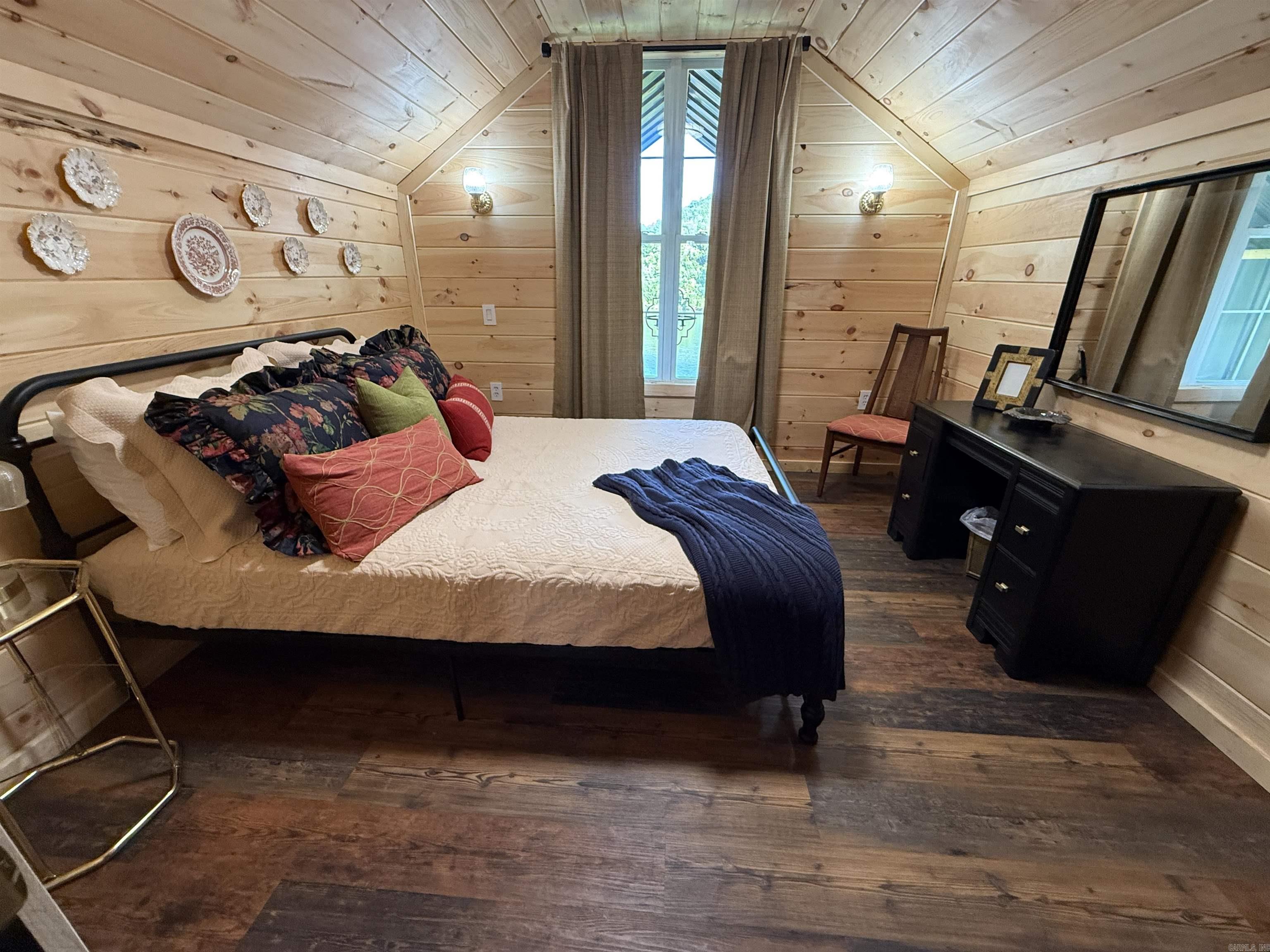 75 E Schoolhouse Hollow Road  Guion, AR