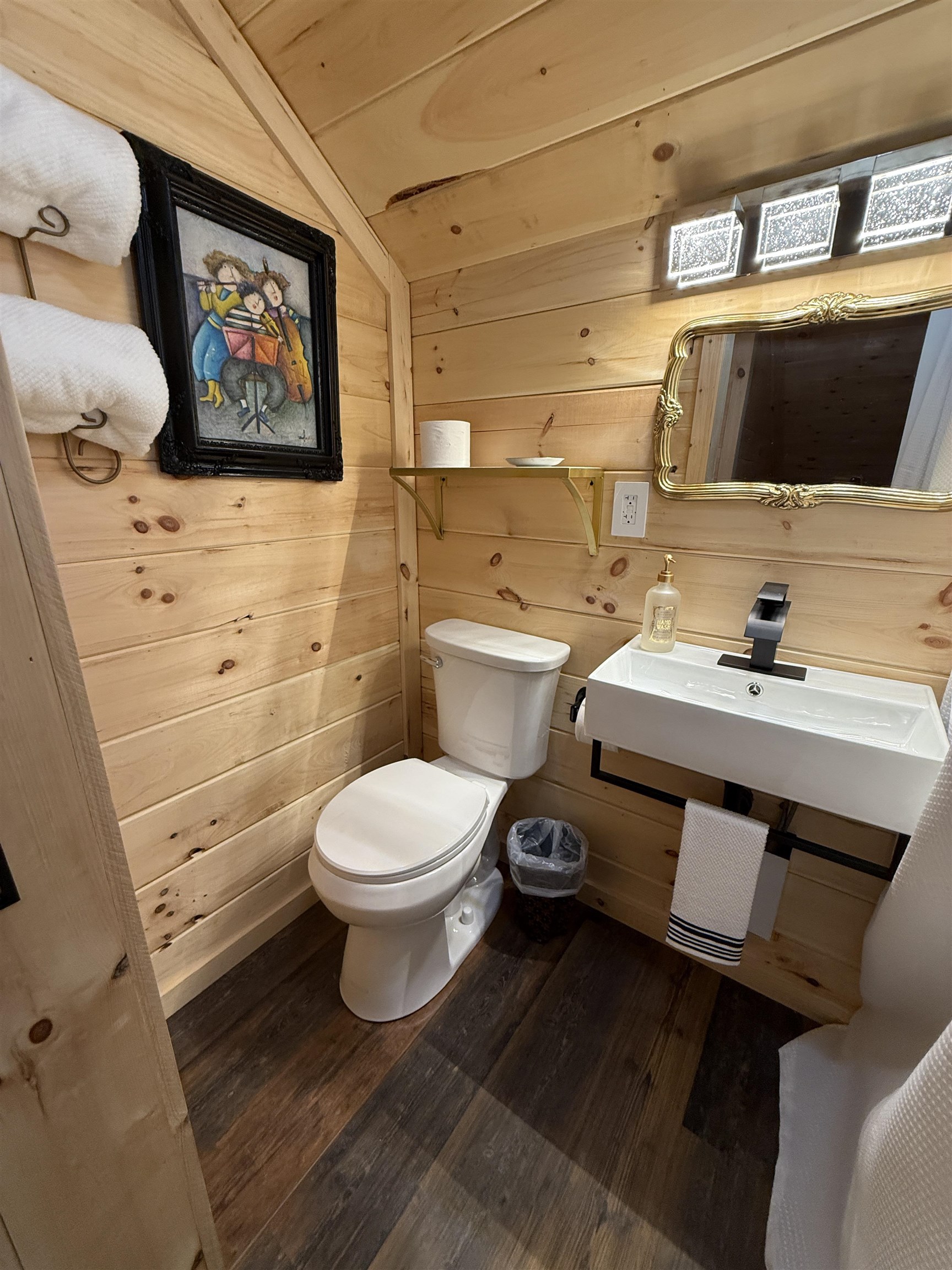 75 E Schoolhouse Hollow Road  Guion, AR