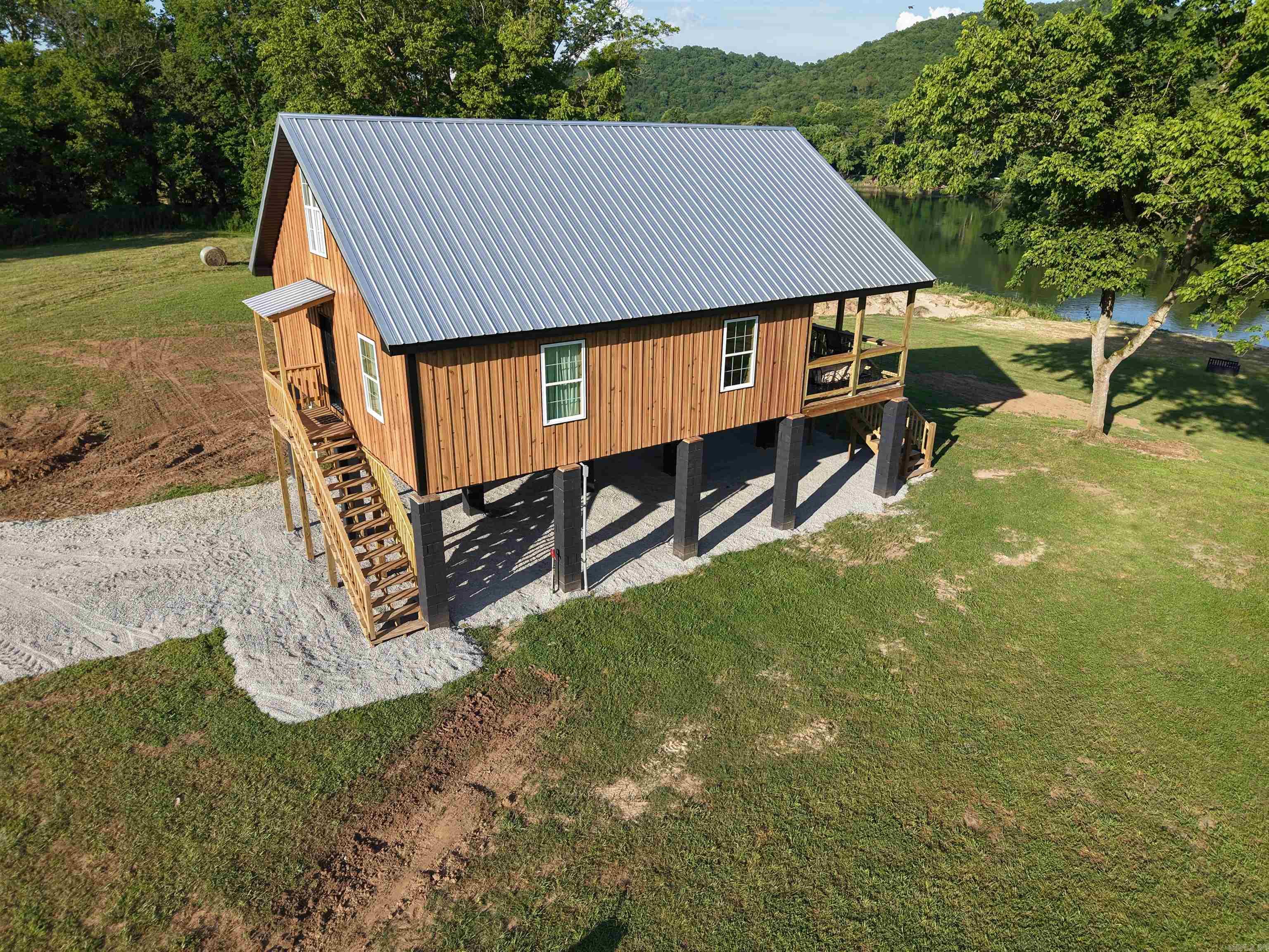 75 E Schoolhouse Hollow Road  Guion, AR