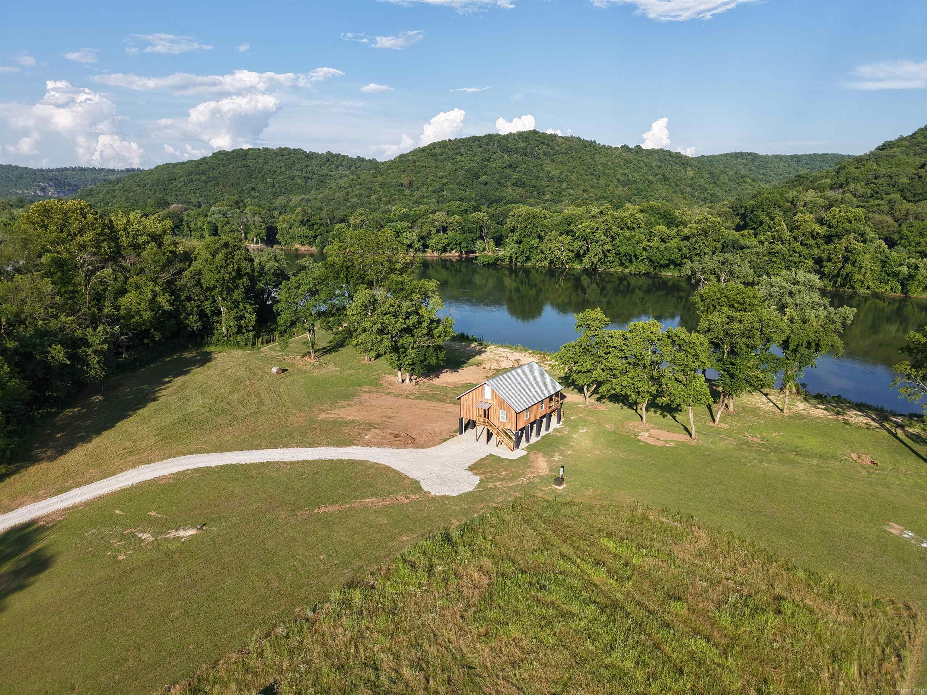 75 E Schoolhouse Hollow Road  Guion, AR
