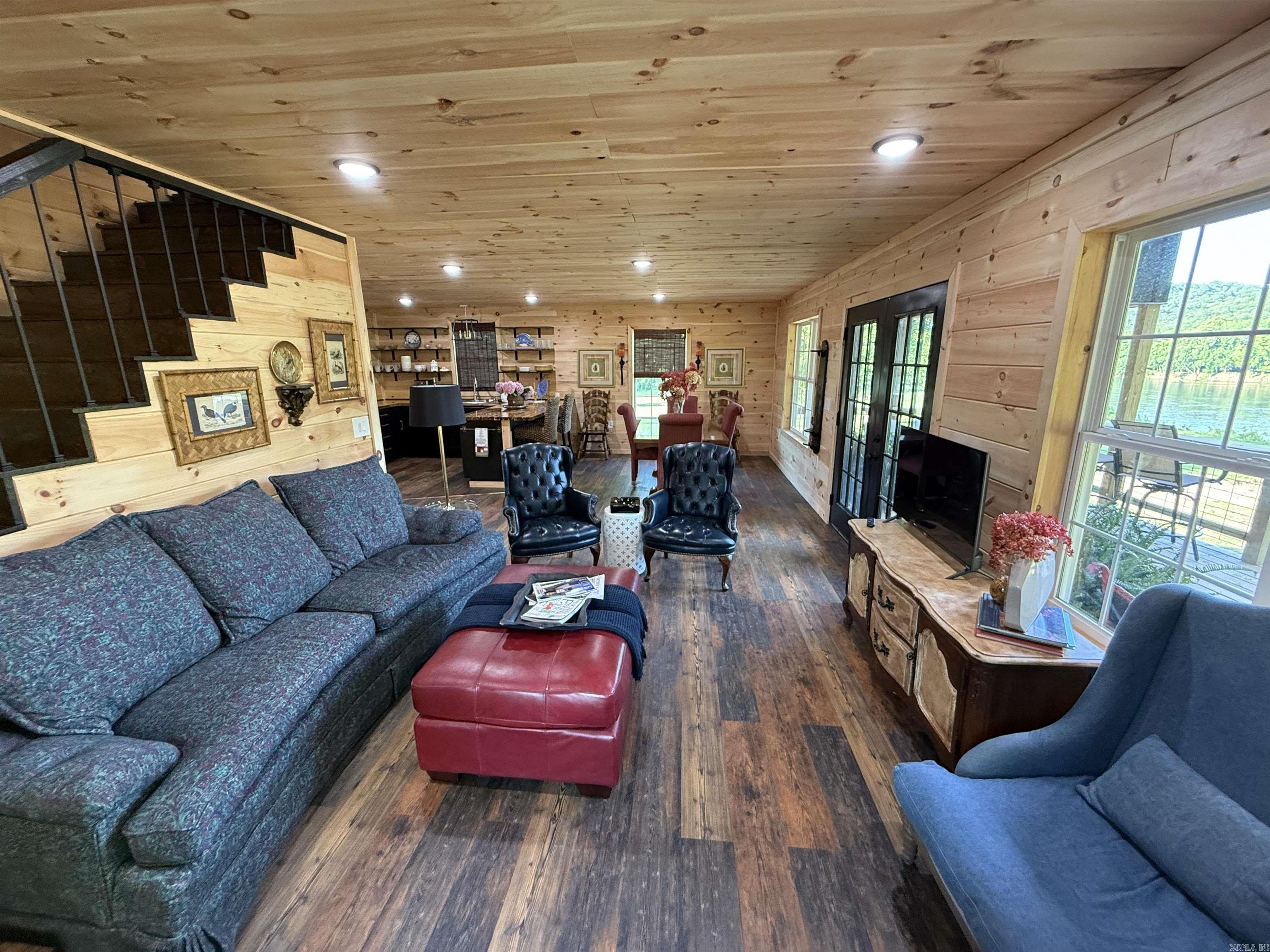 75 E Schoolhouse Hollow Road  Guion, AR