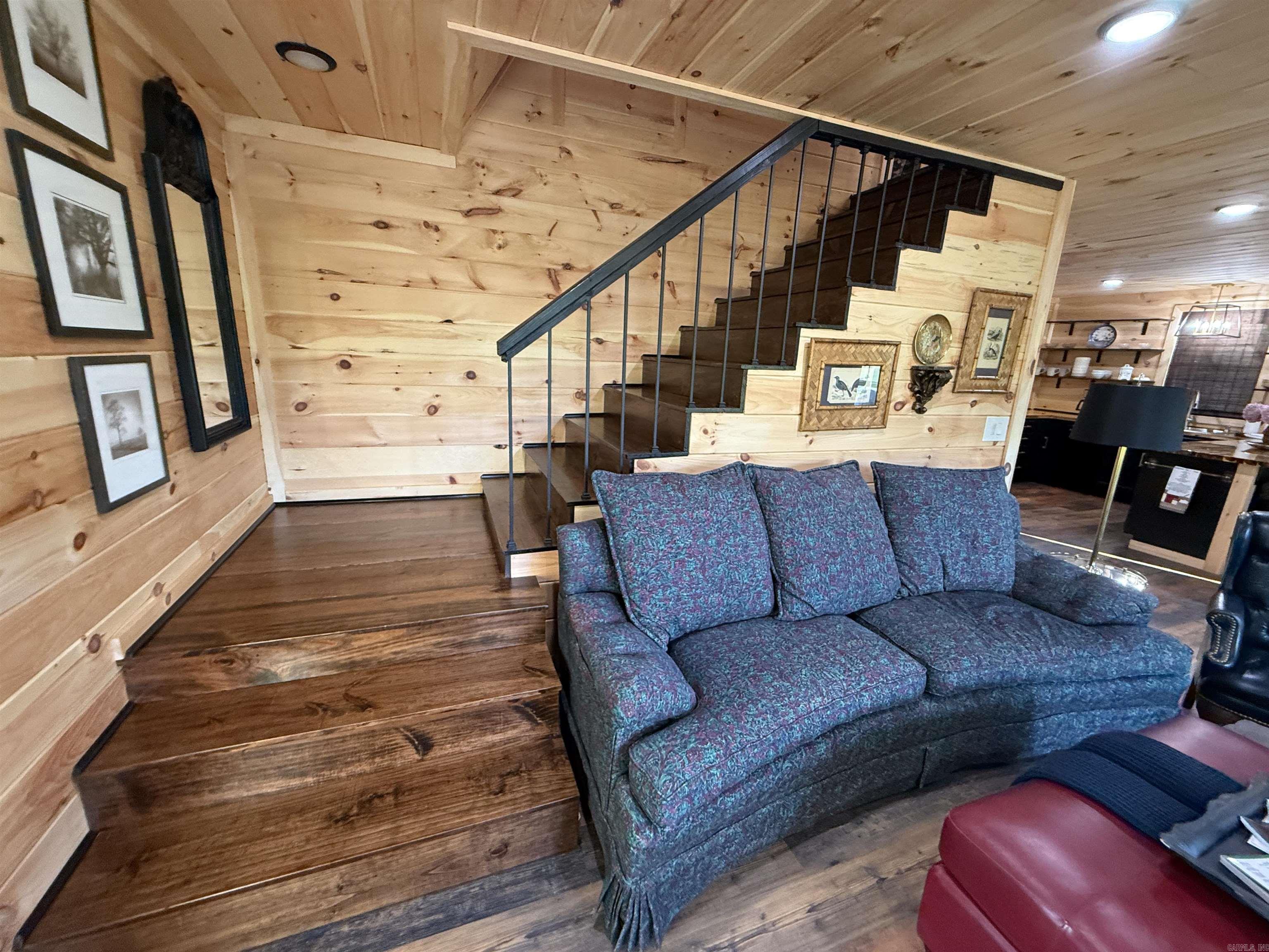 75 E Schoolhouse Hollow Road  Guion, AR
