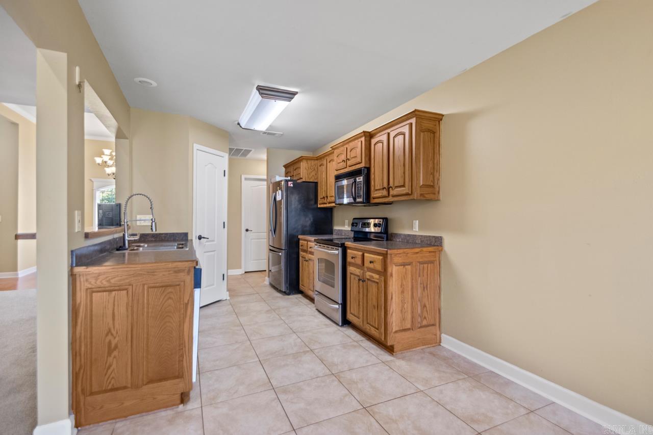 1609 White Oak Cir  Benton, AR