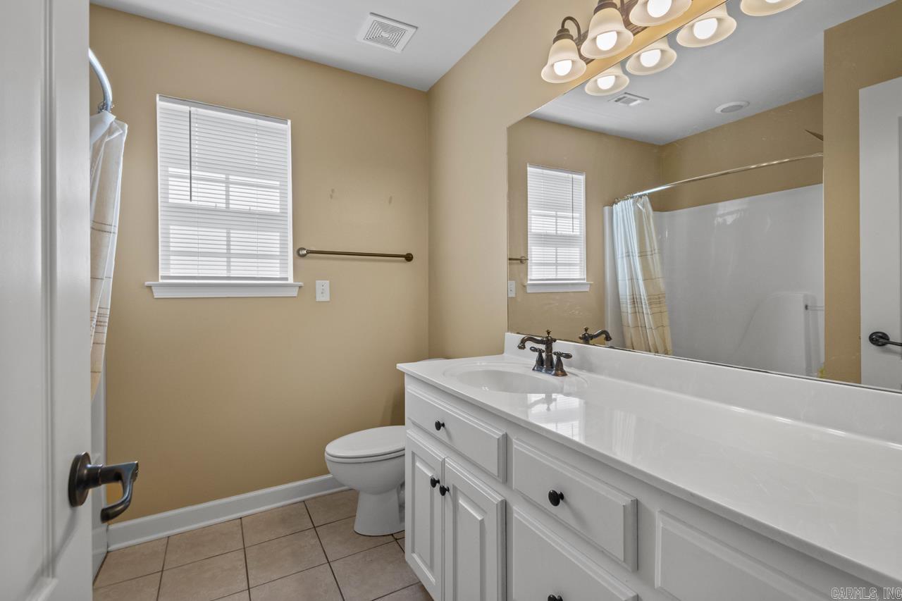 1609 White Oak Cir  Benton, AR