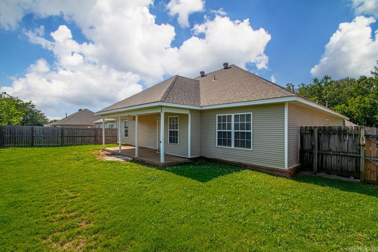 1609 White Oak Cir  Benton, AR