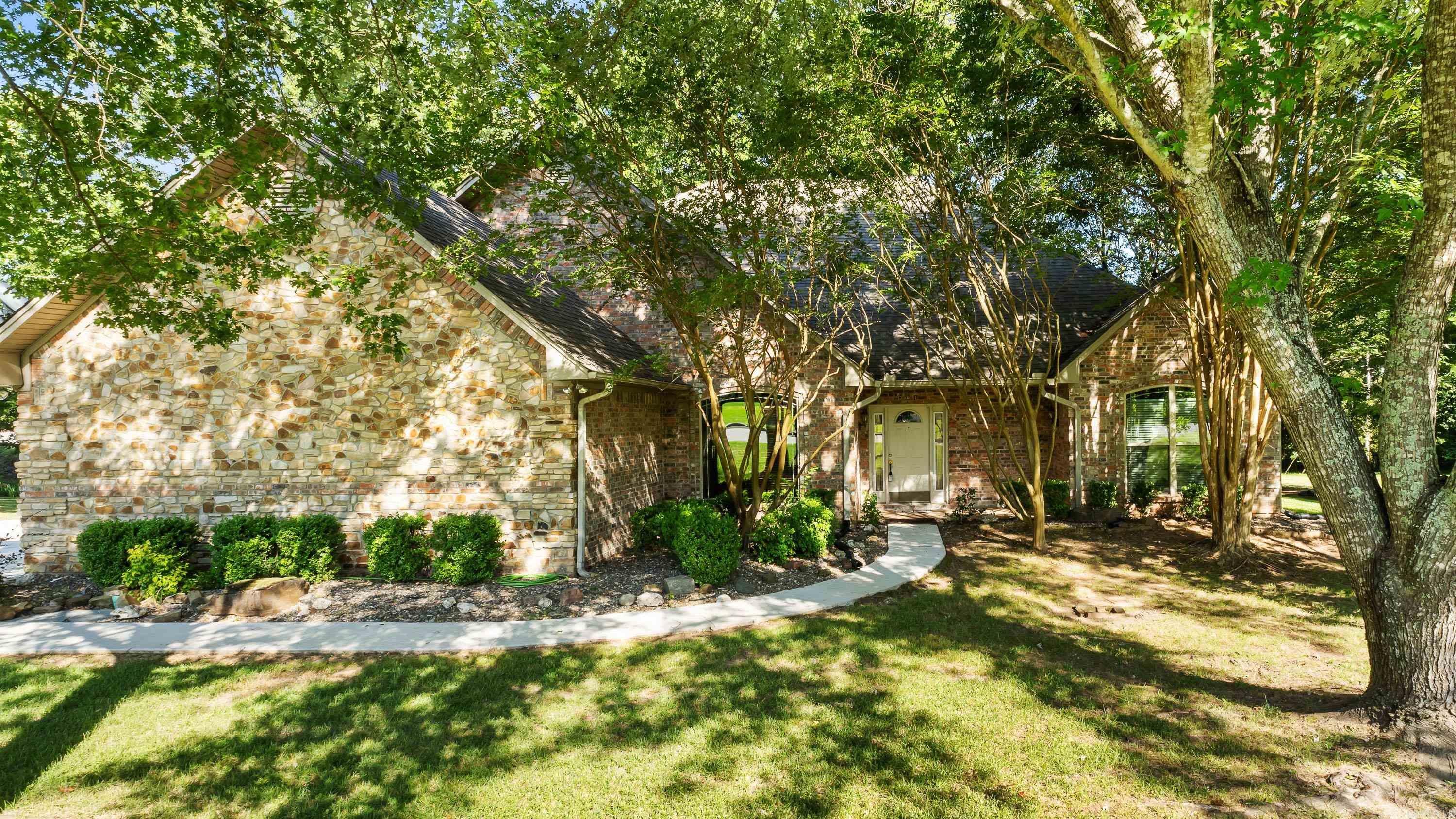 301 Forest Lake Dr