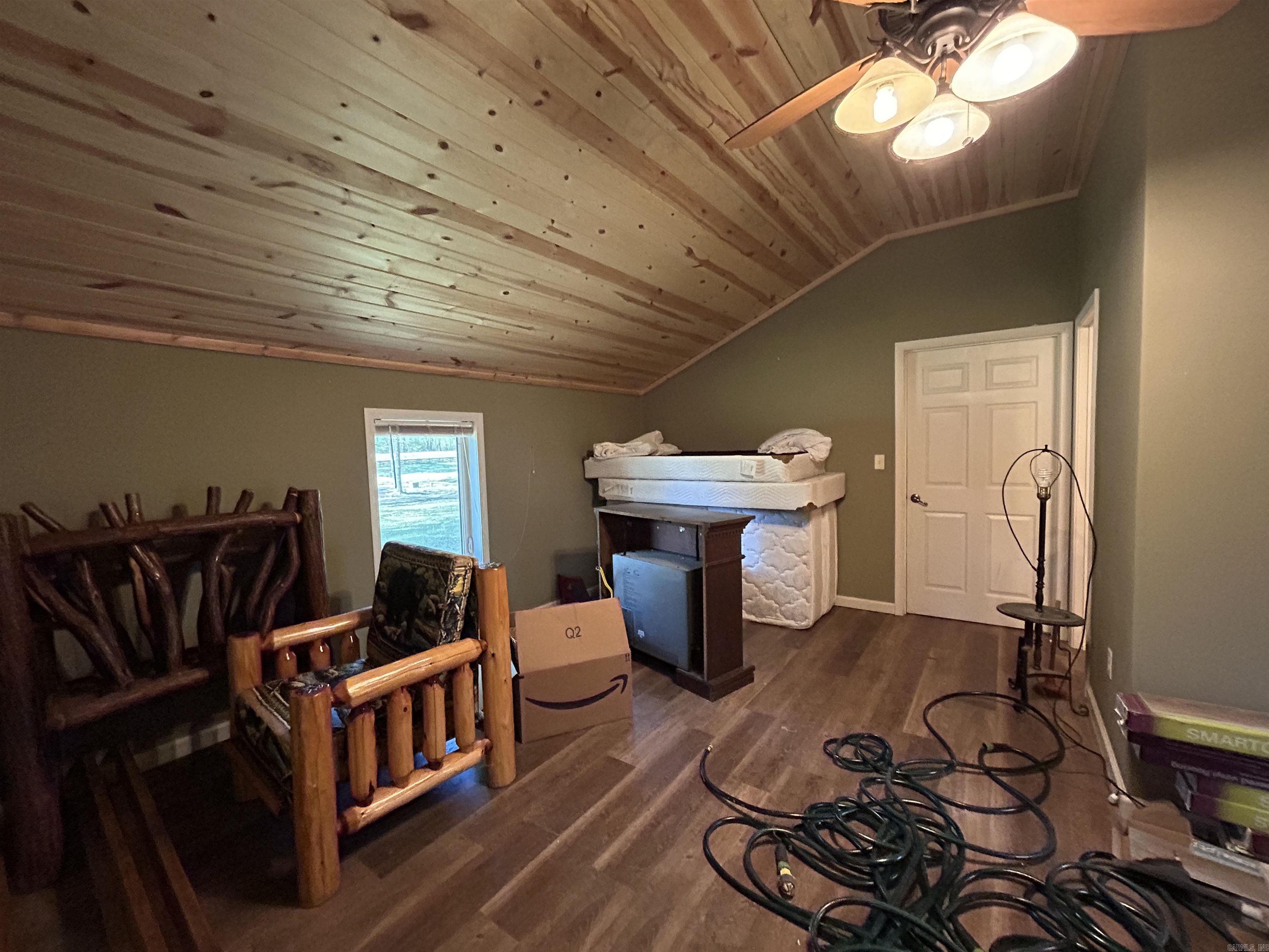 5 Lobo  Heber Springs, AR