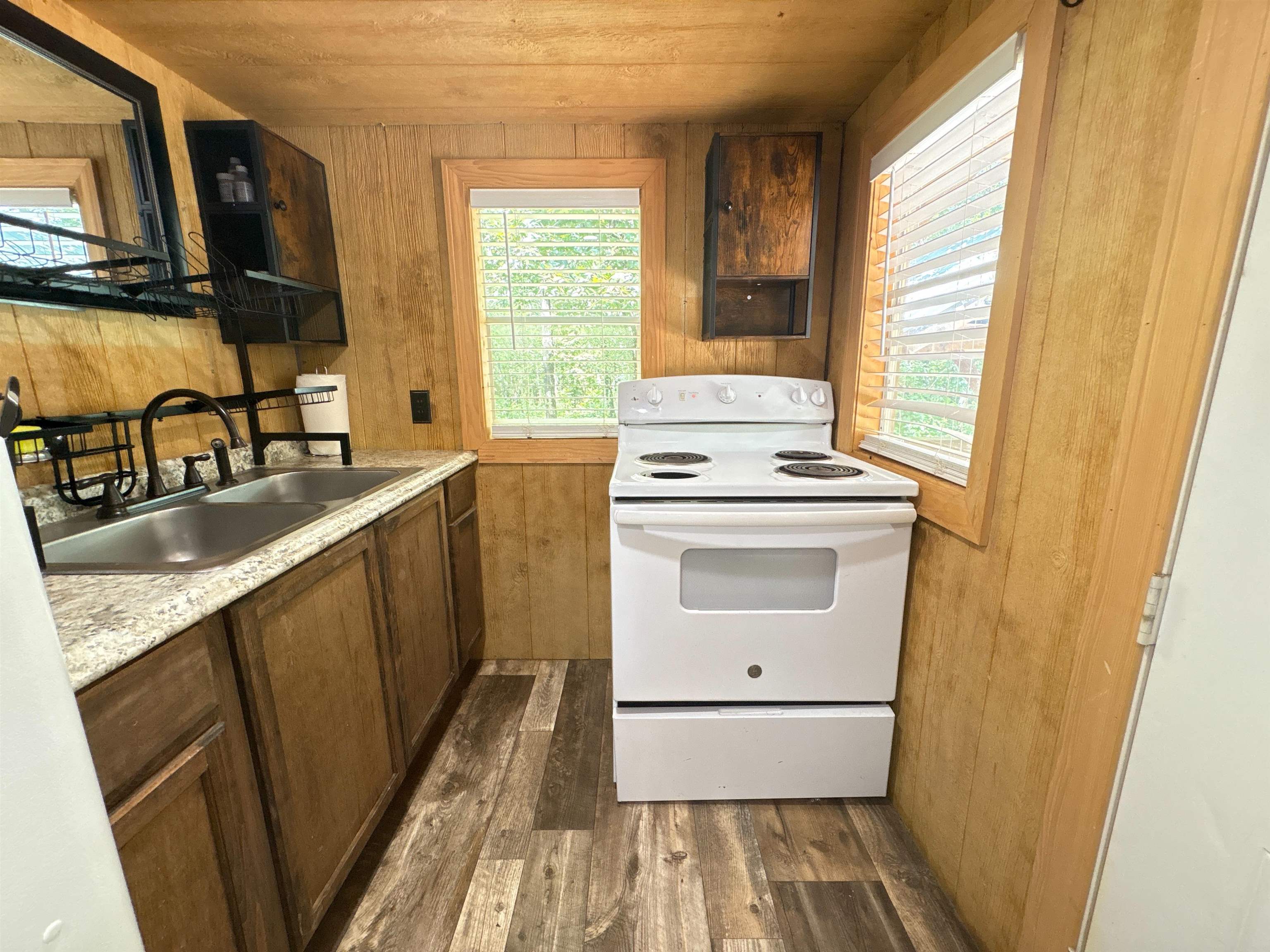 420 Strawberry River  Oxford, AR