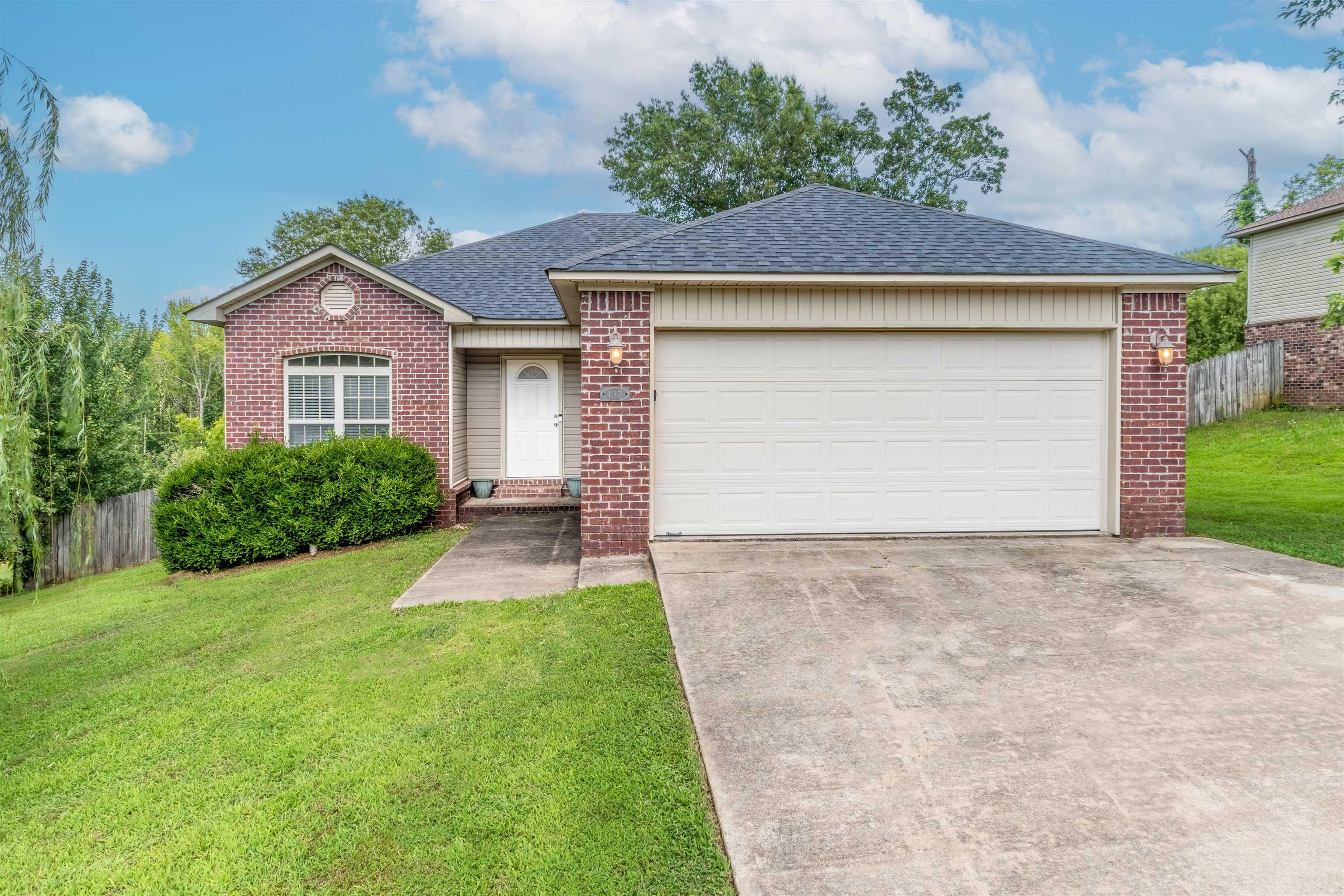 137 Weathering Dr  Austin, AR