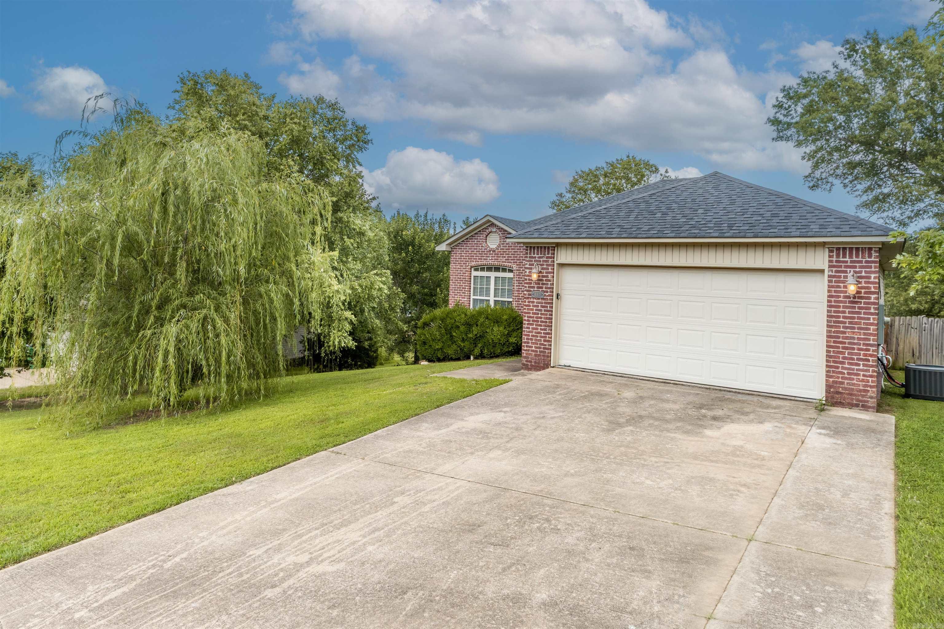 137 Weathering Dr  Austin, AR