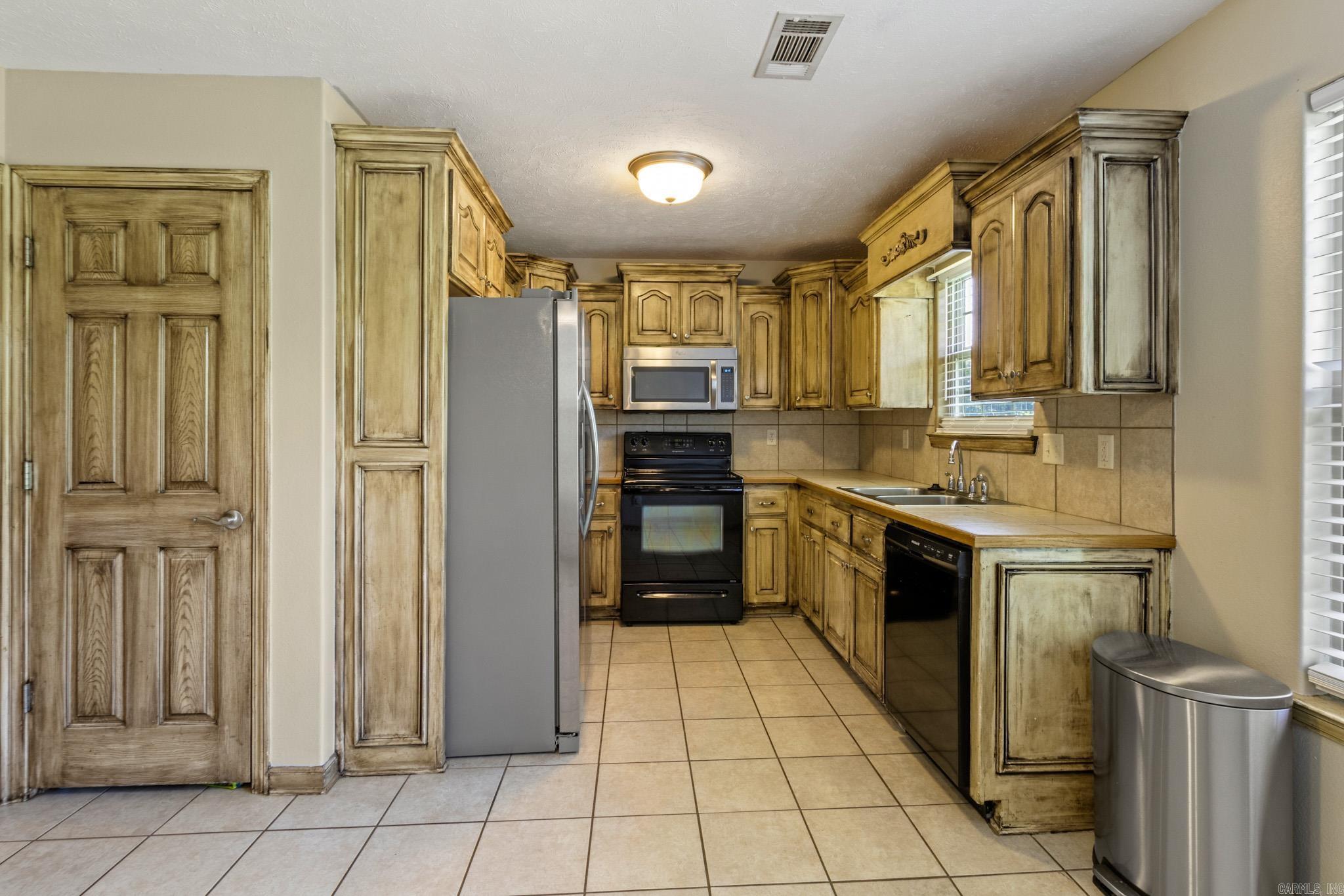 137 Weathering Dr Drive Austin, AR 72007